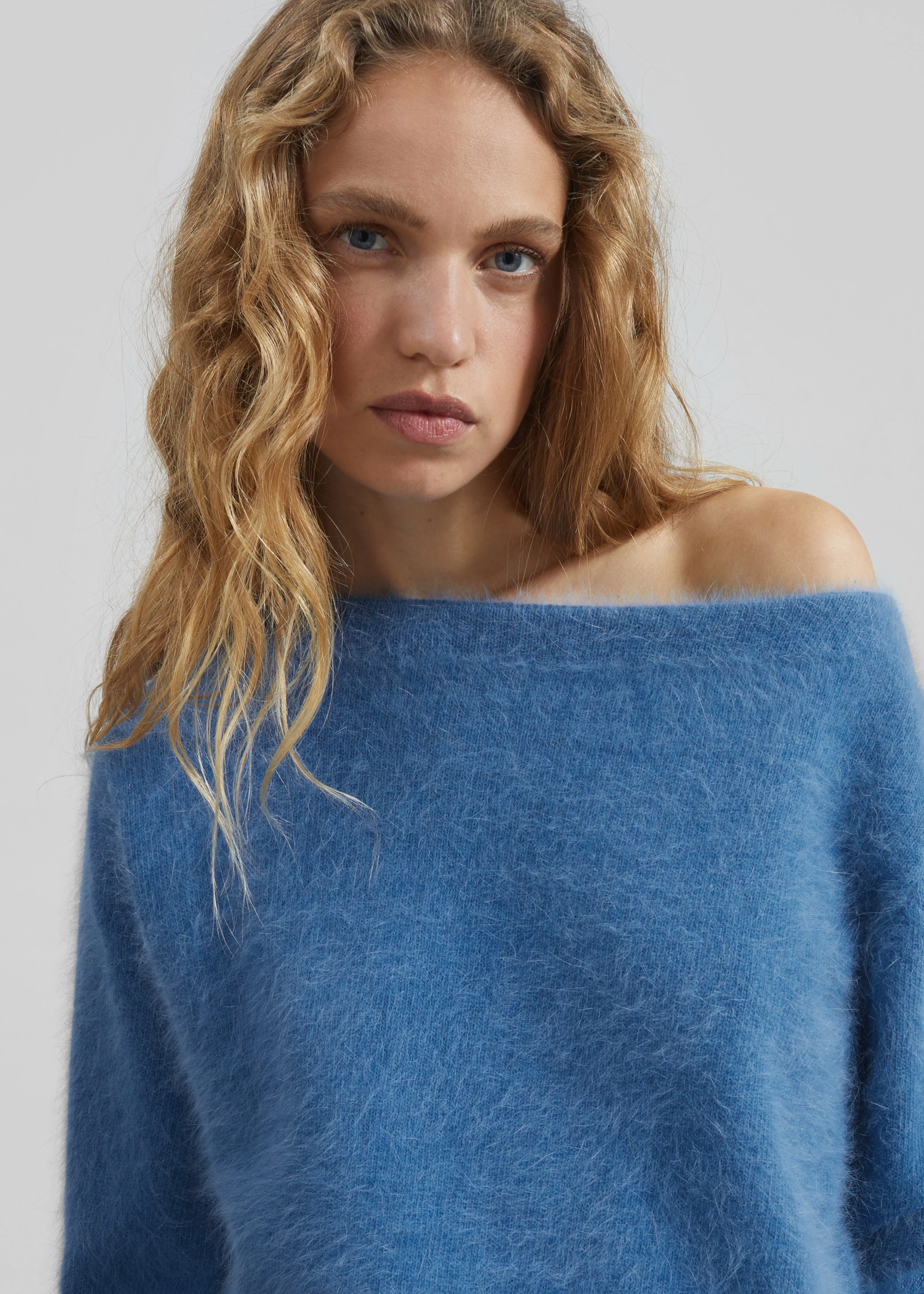 Almere Fuzzy Sweater - Cobalt - Image 2
