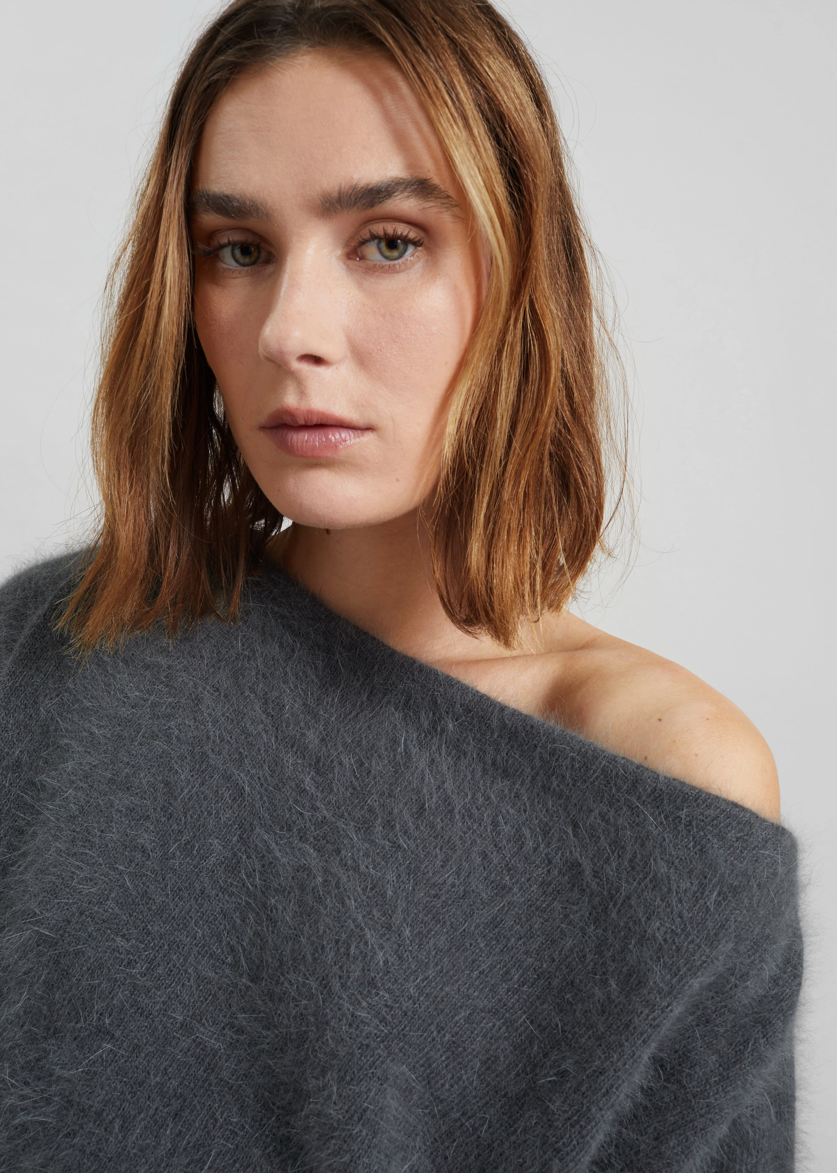 Almere Fuzzy Sweater - Dark Grey - Image 2