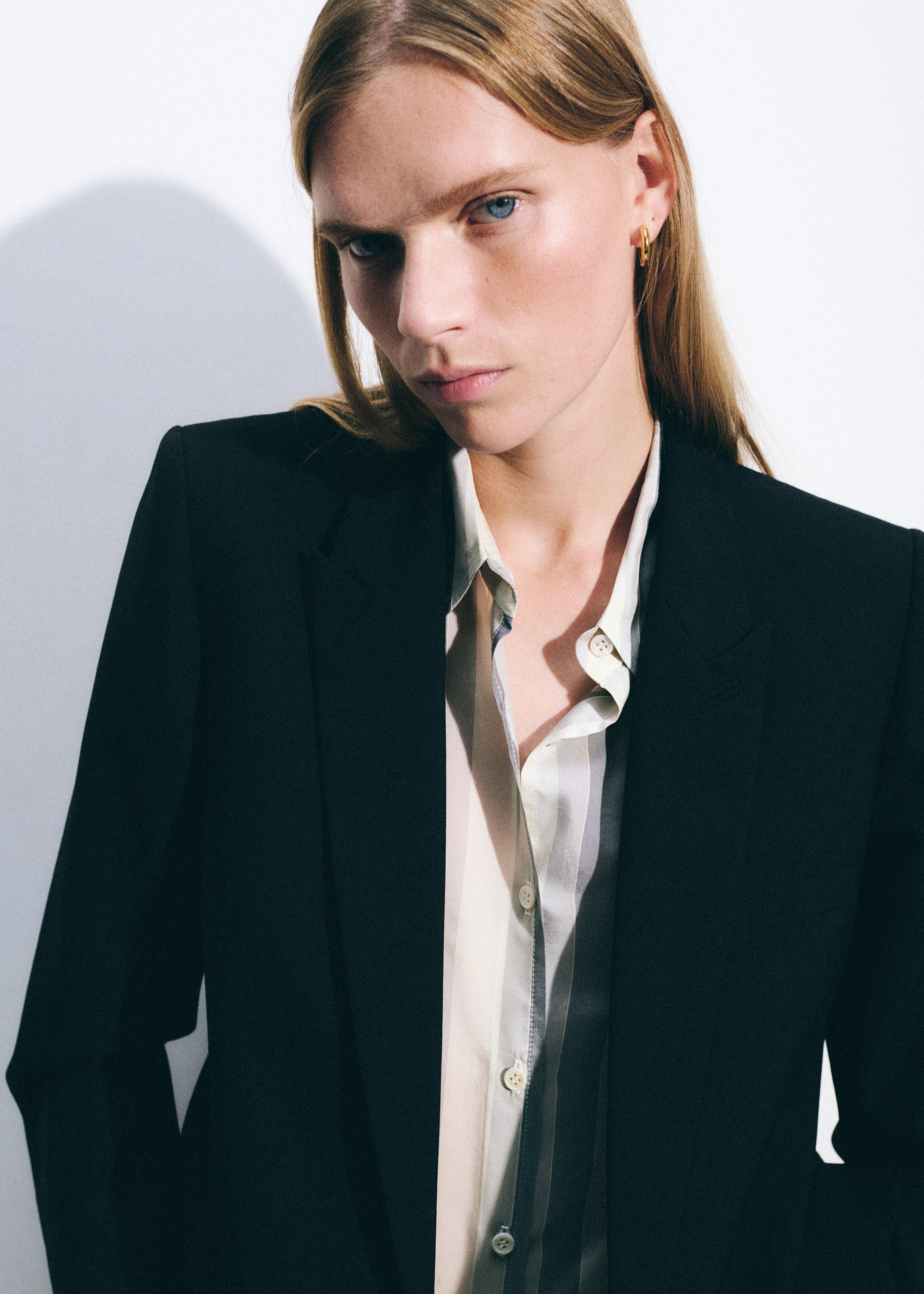 Amelia Tailored Blazer - Black - Image 2