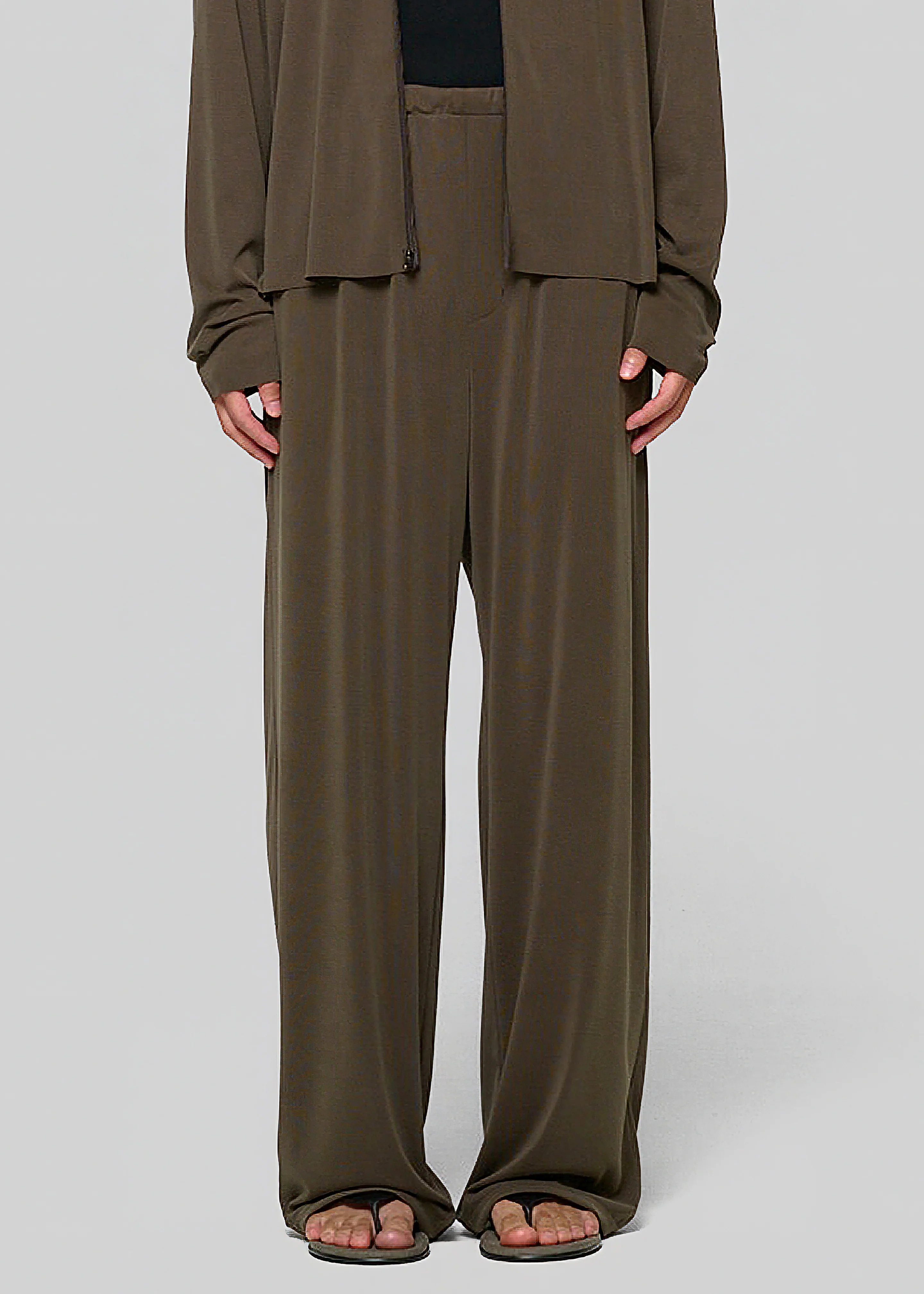 Amomento Easy Banding Pants - Brown - Image 2