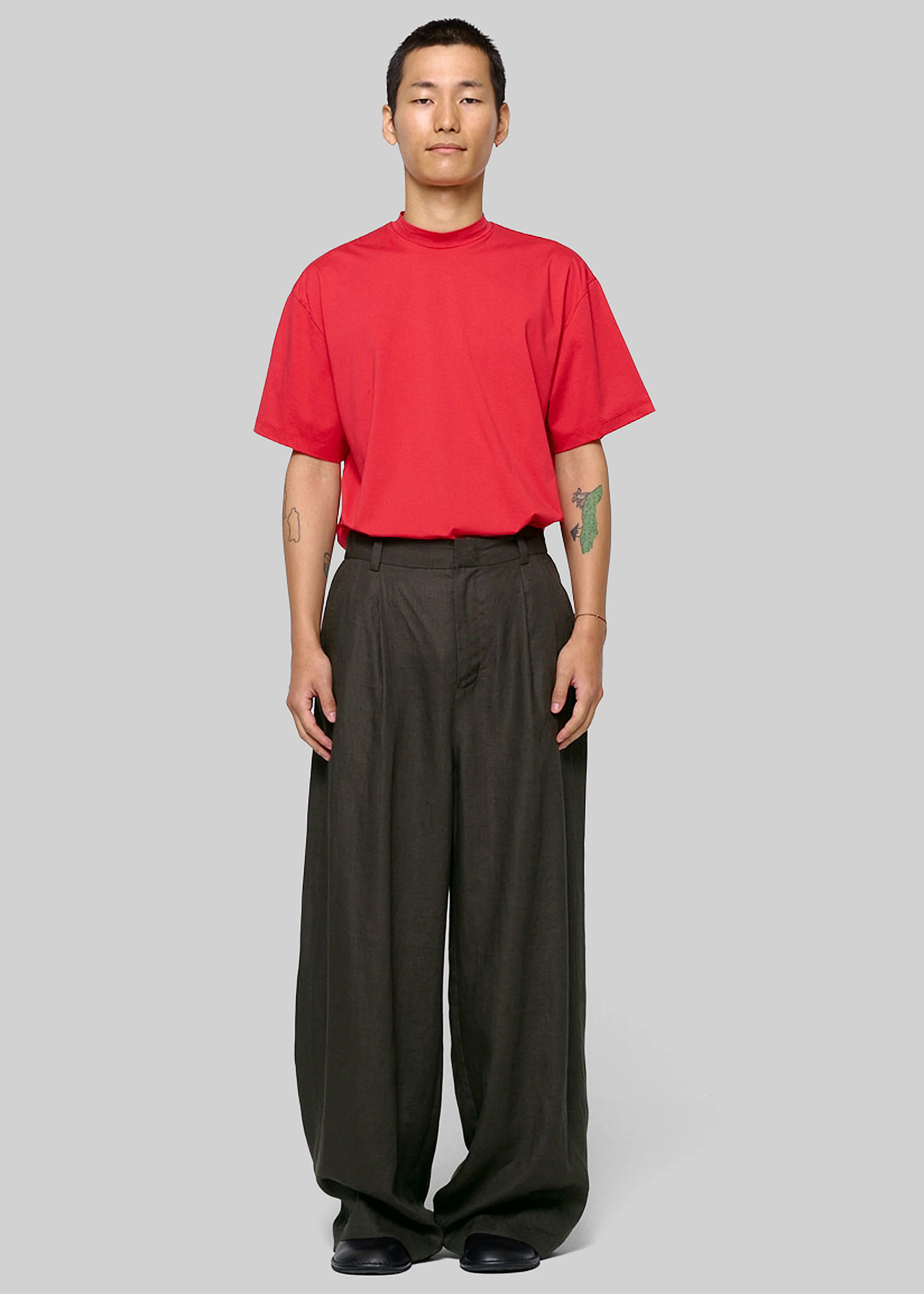 Amomento Linen Two Tuck Wide Pants - Khaki Grey - Image 3