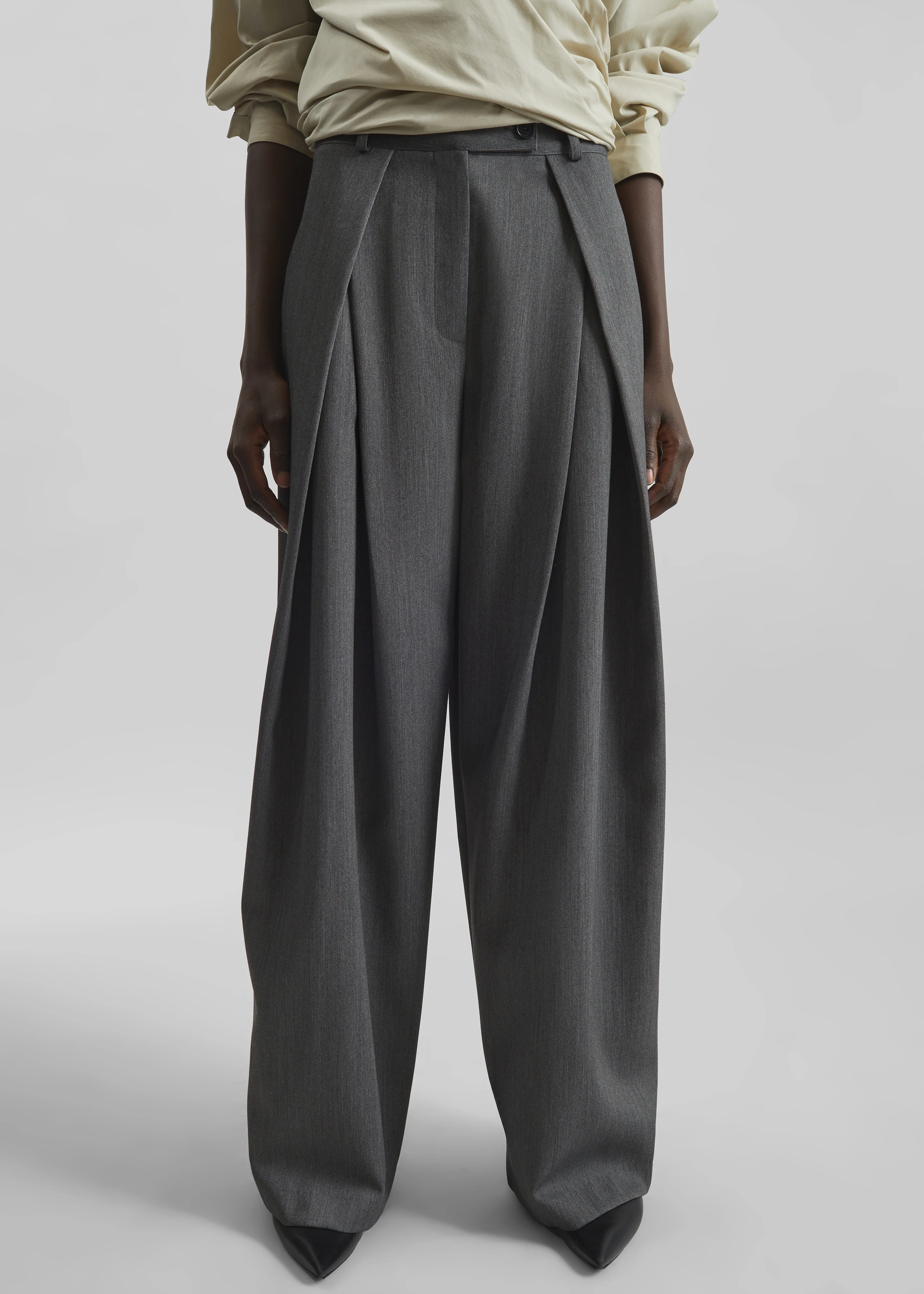 Avray Pleated Trousers - Grey - Image 2