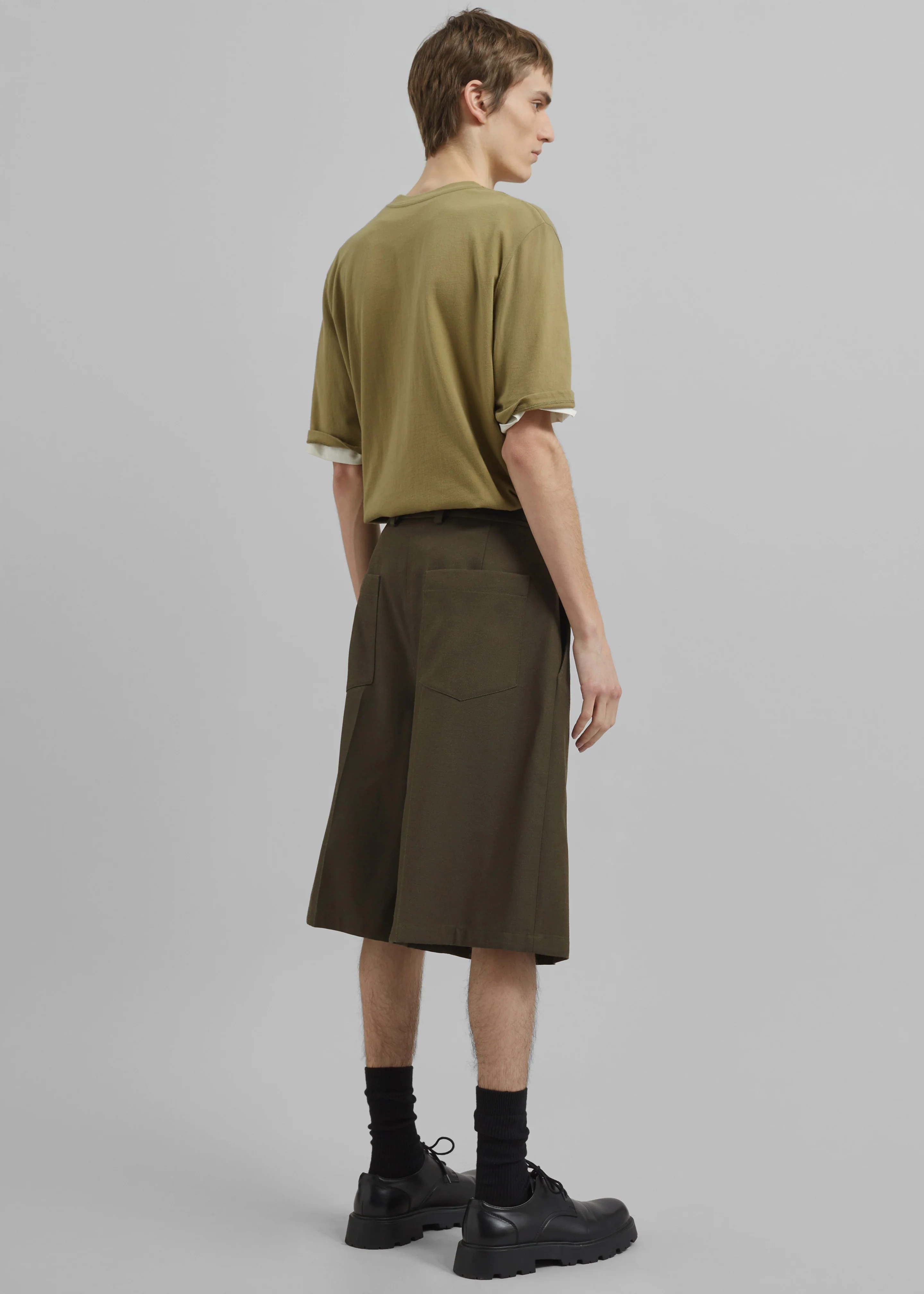 Belgrave Bermuda Shorts - Army Green - Image 8