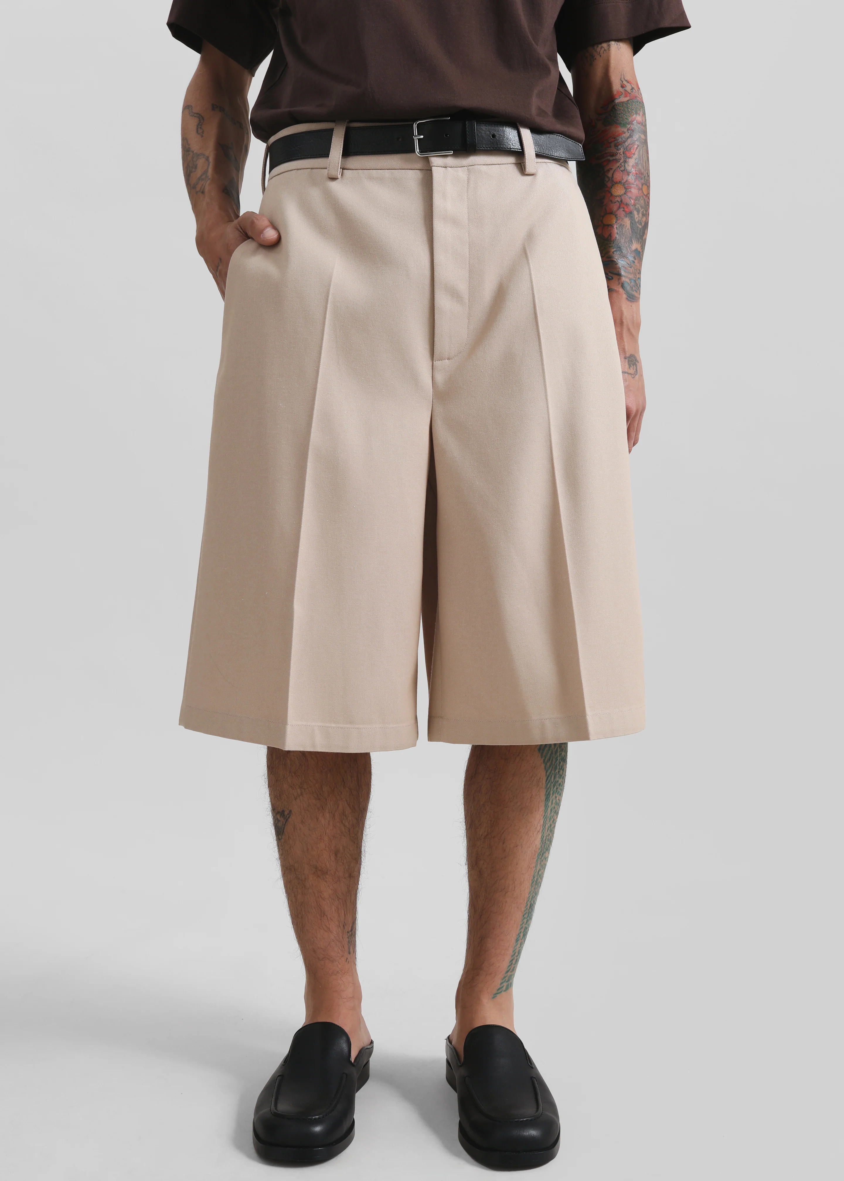 Belgrave Bermuda Shorts - Beige - Image 4
