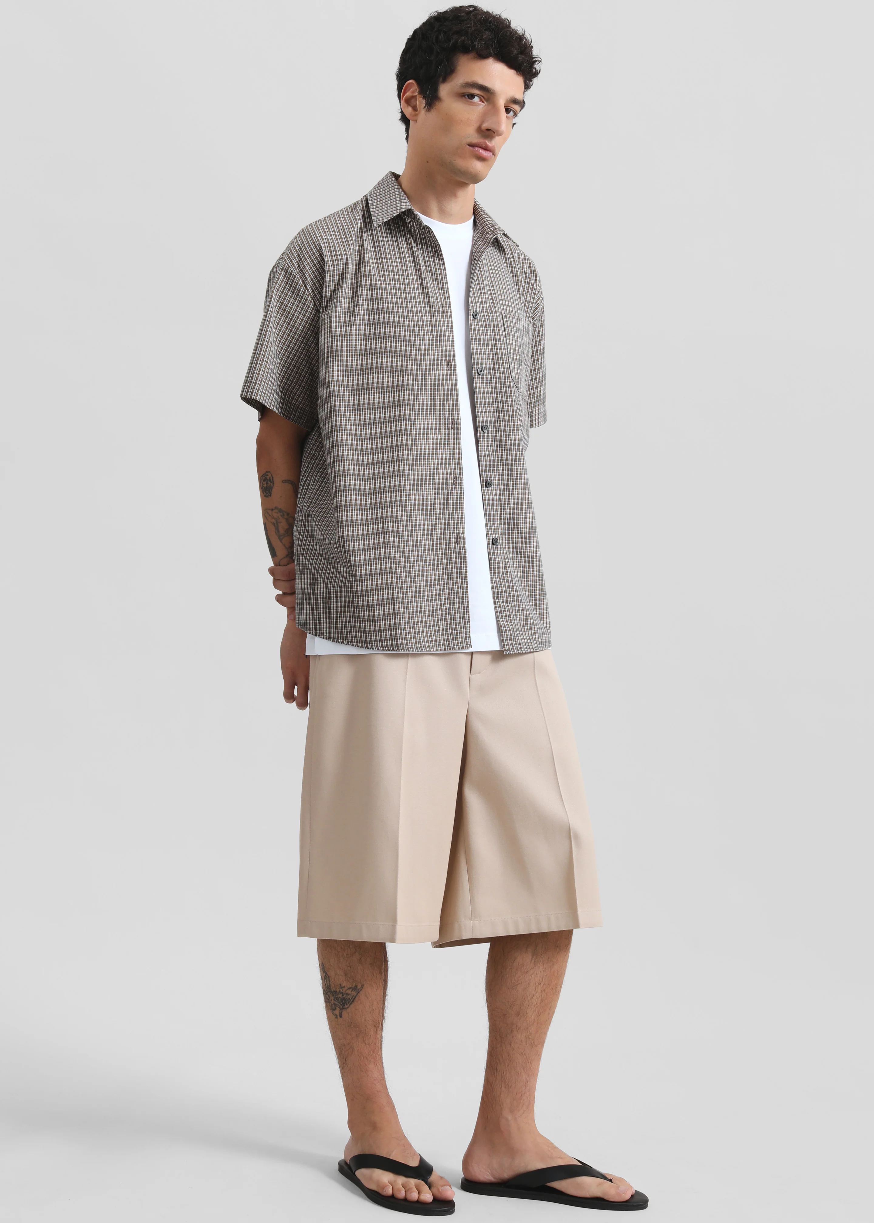 Belgrave Bermuda Shorts - Beige - Image 6