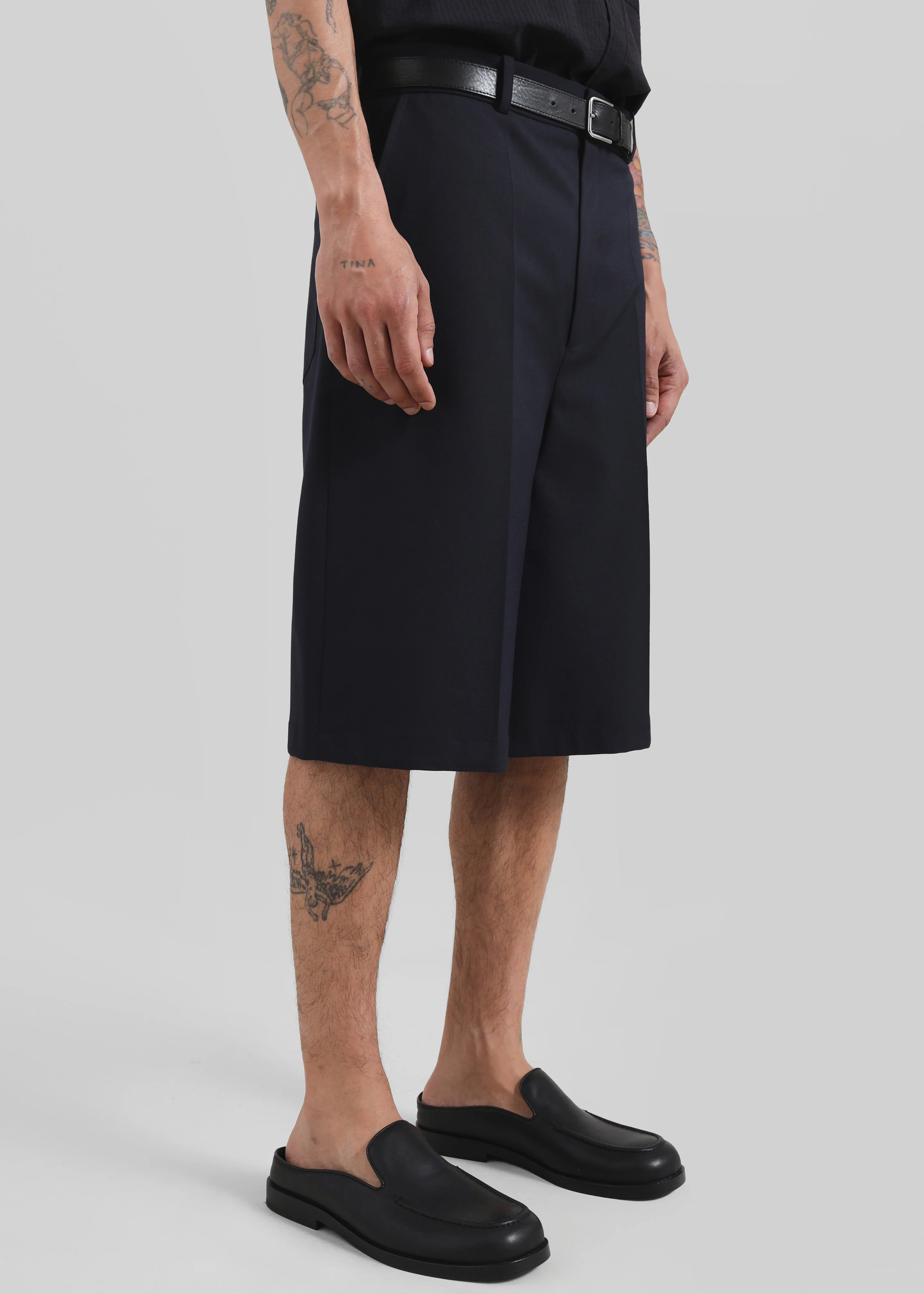 Belgrave Bermuda Shorts - Navy - Image 5