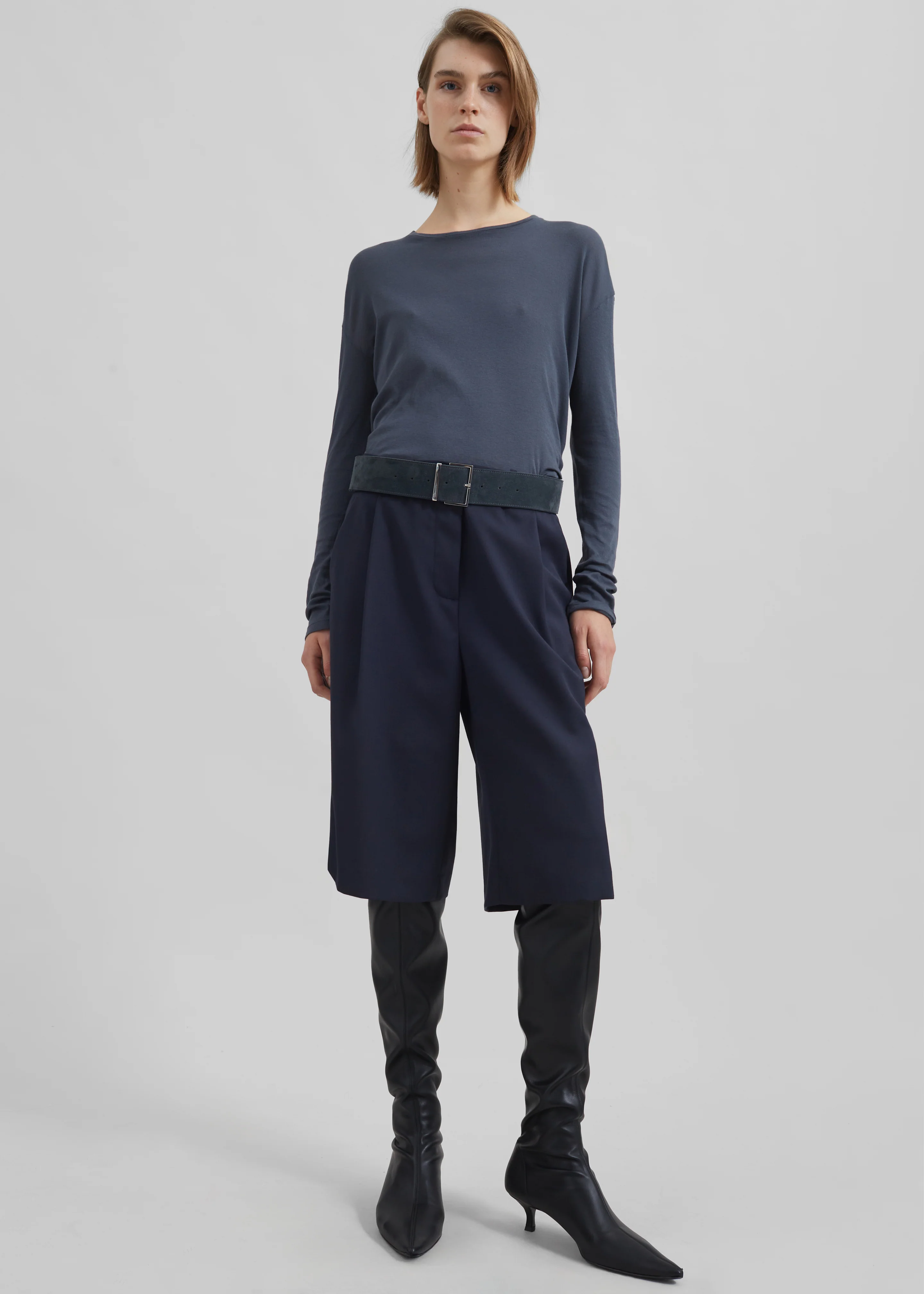 Bilbao Pleated Bermuda Shorts - Navy - Image 5