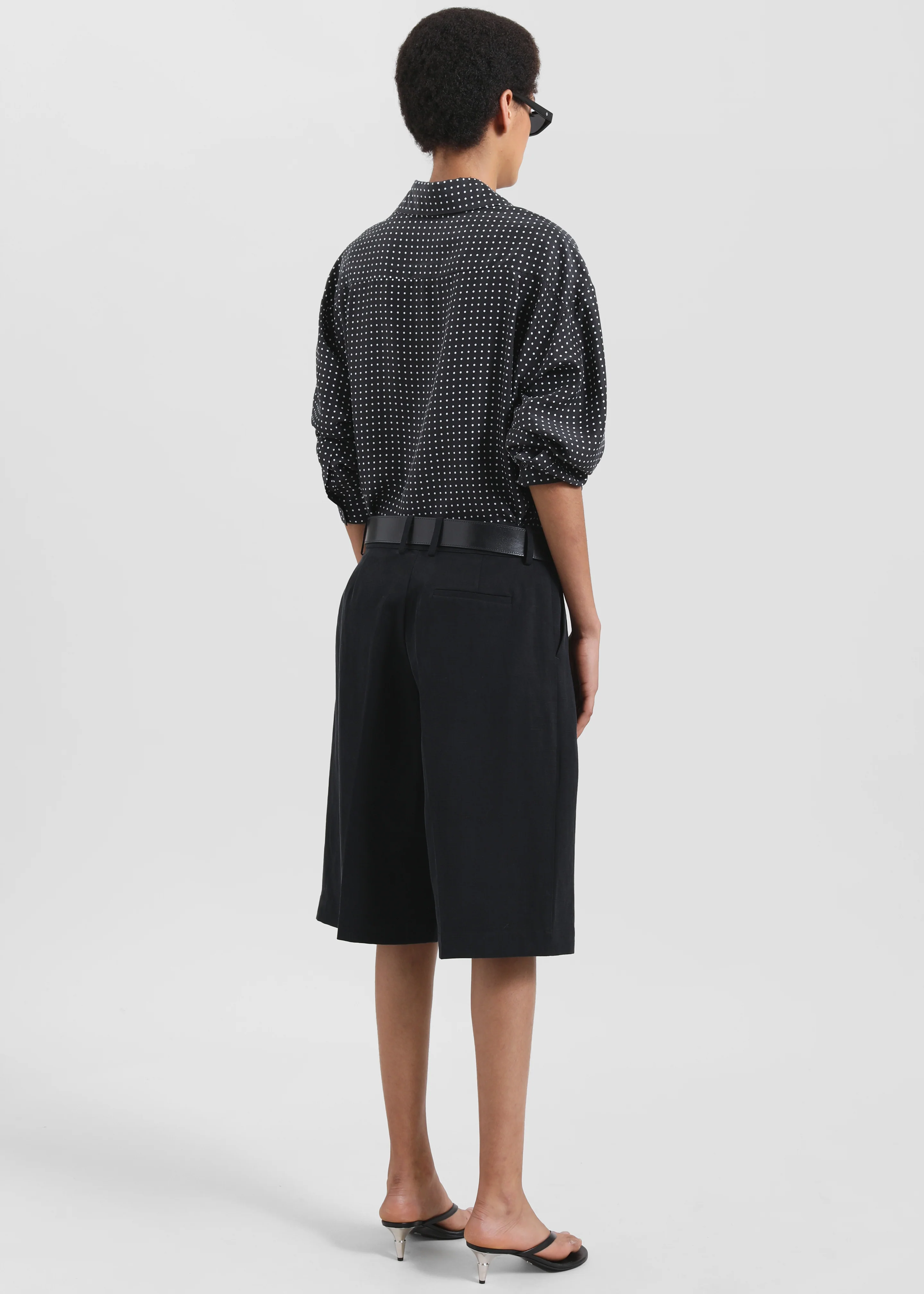 Bilbao Pleated Linen Bermuda Shorts - Black - Image 5