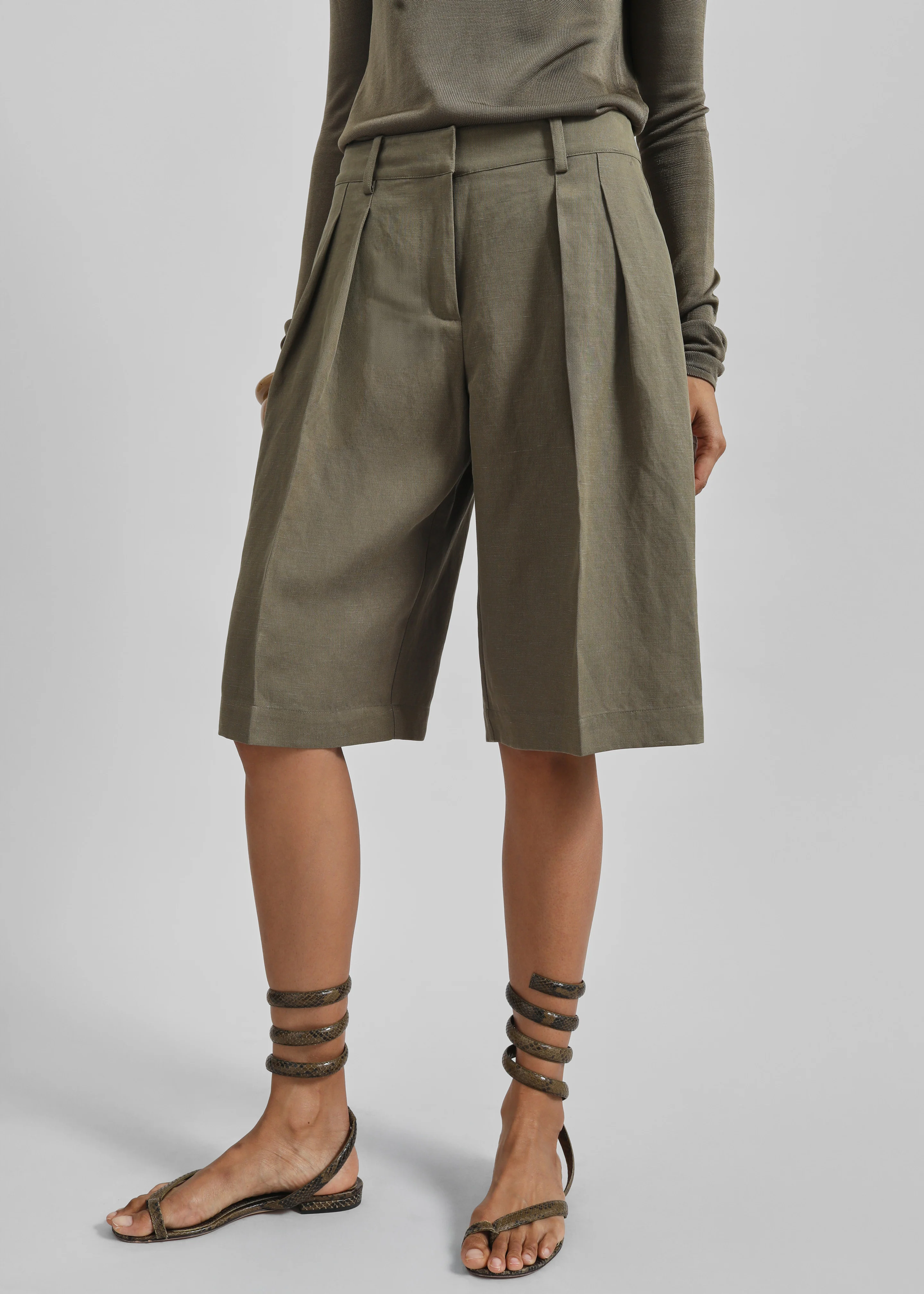 Bilbao Pleated Linen Bermuda Shorts - Khaki - Image 2