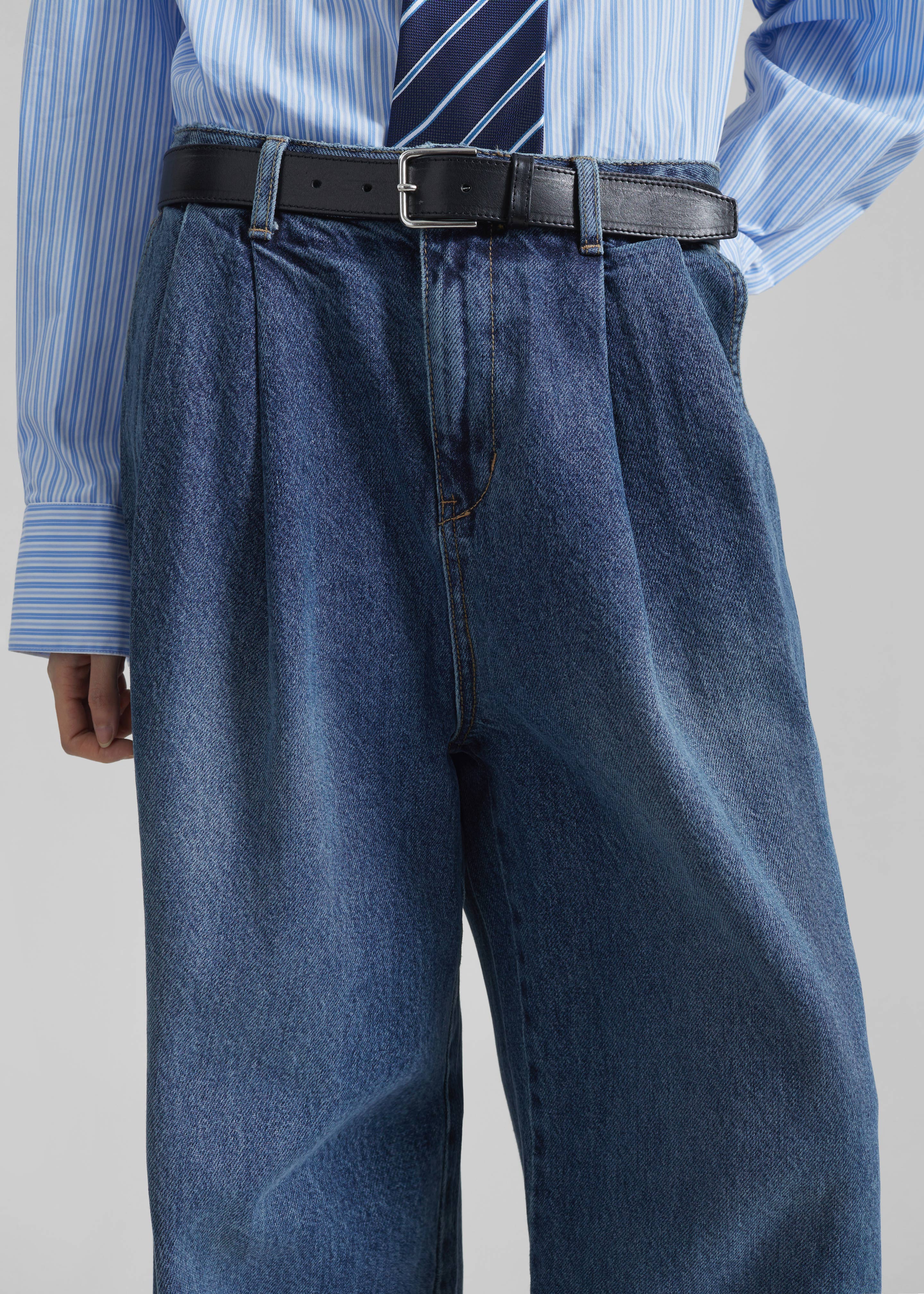 Buxton Pleated Wide Jeans - Medium Wash - Image 3