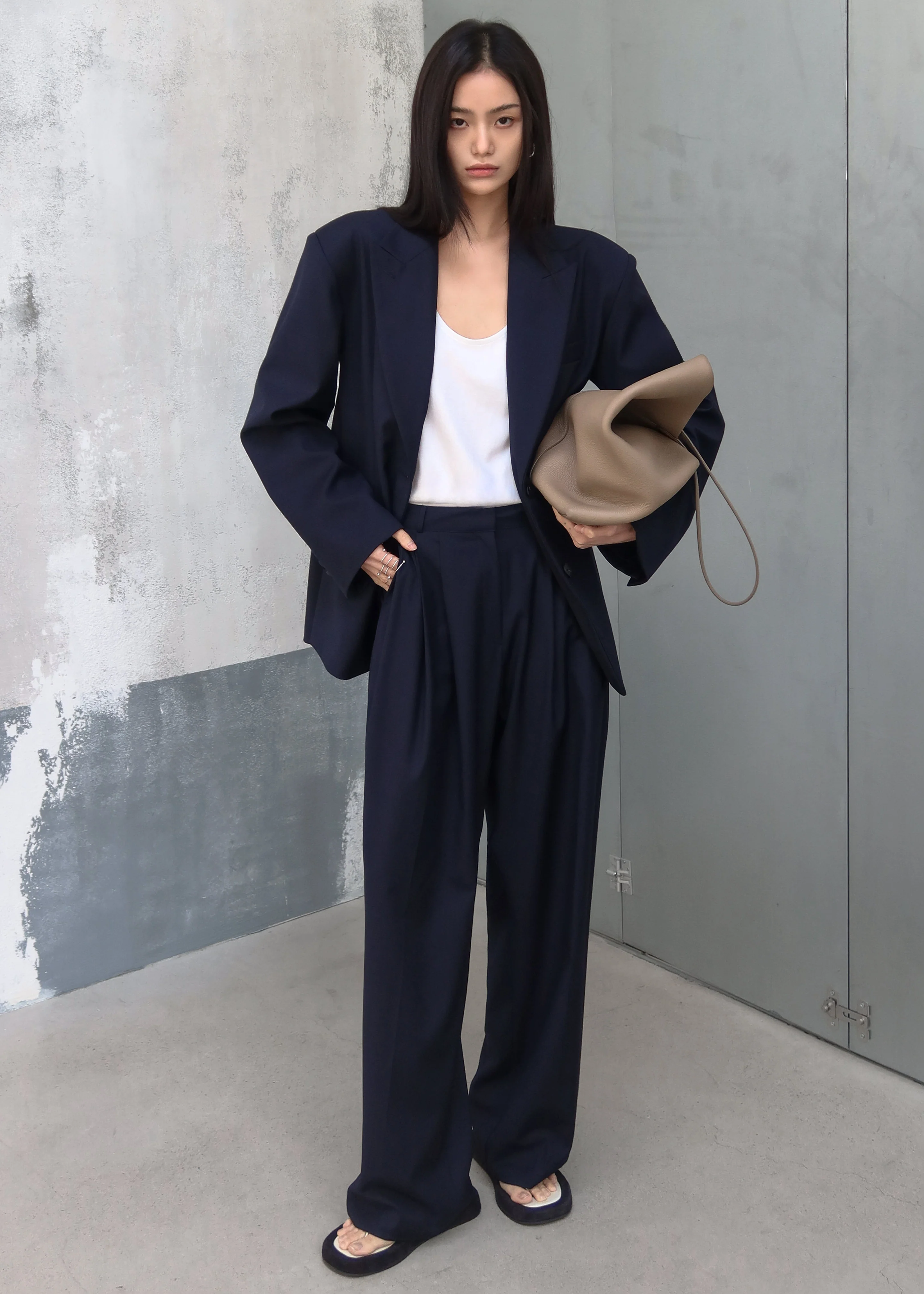Canmore Double Vent Blazer - Navy - Image 4