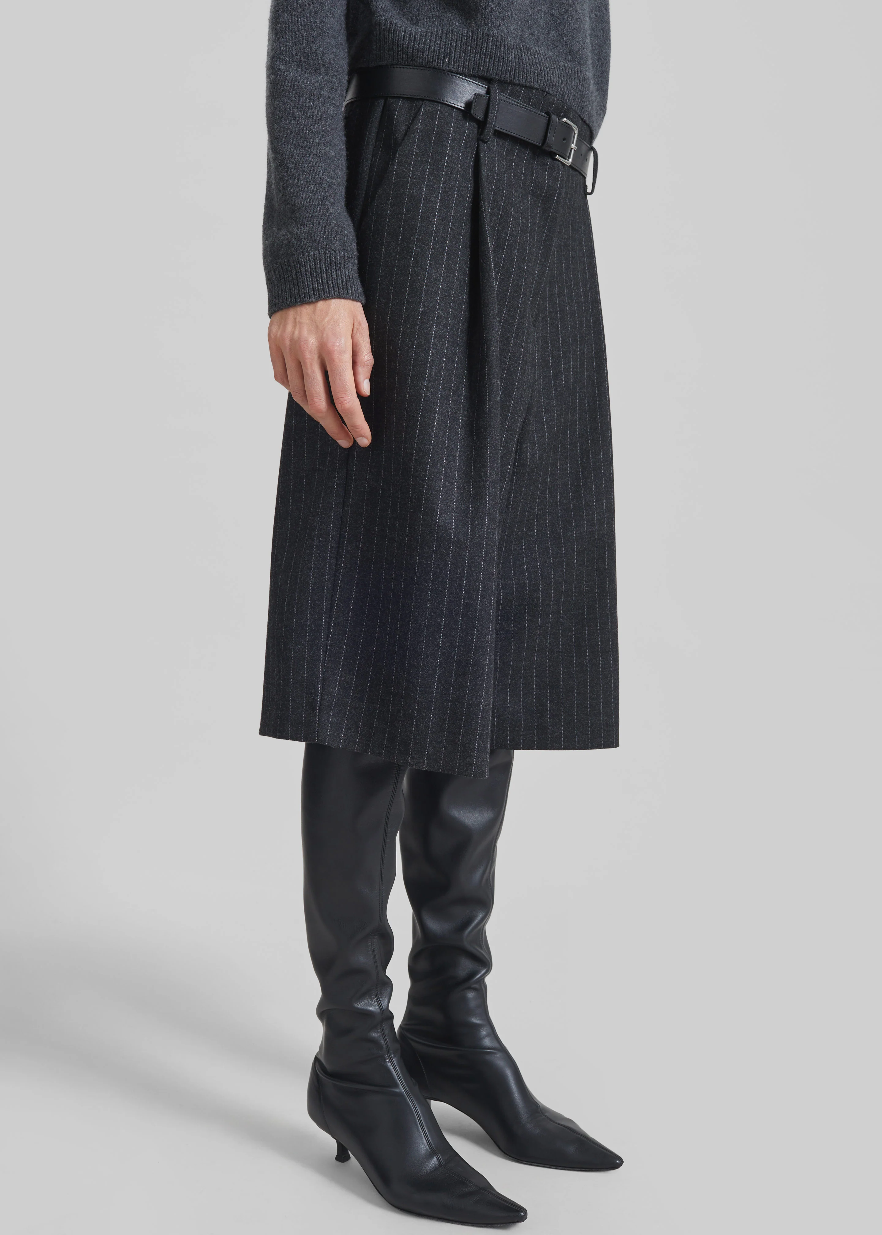 Carlow Bermuda Shorts - Charcoal/White Pinstripe - Image 5