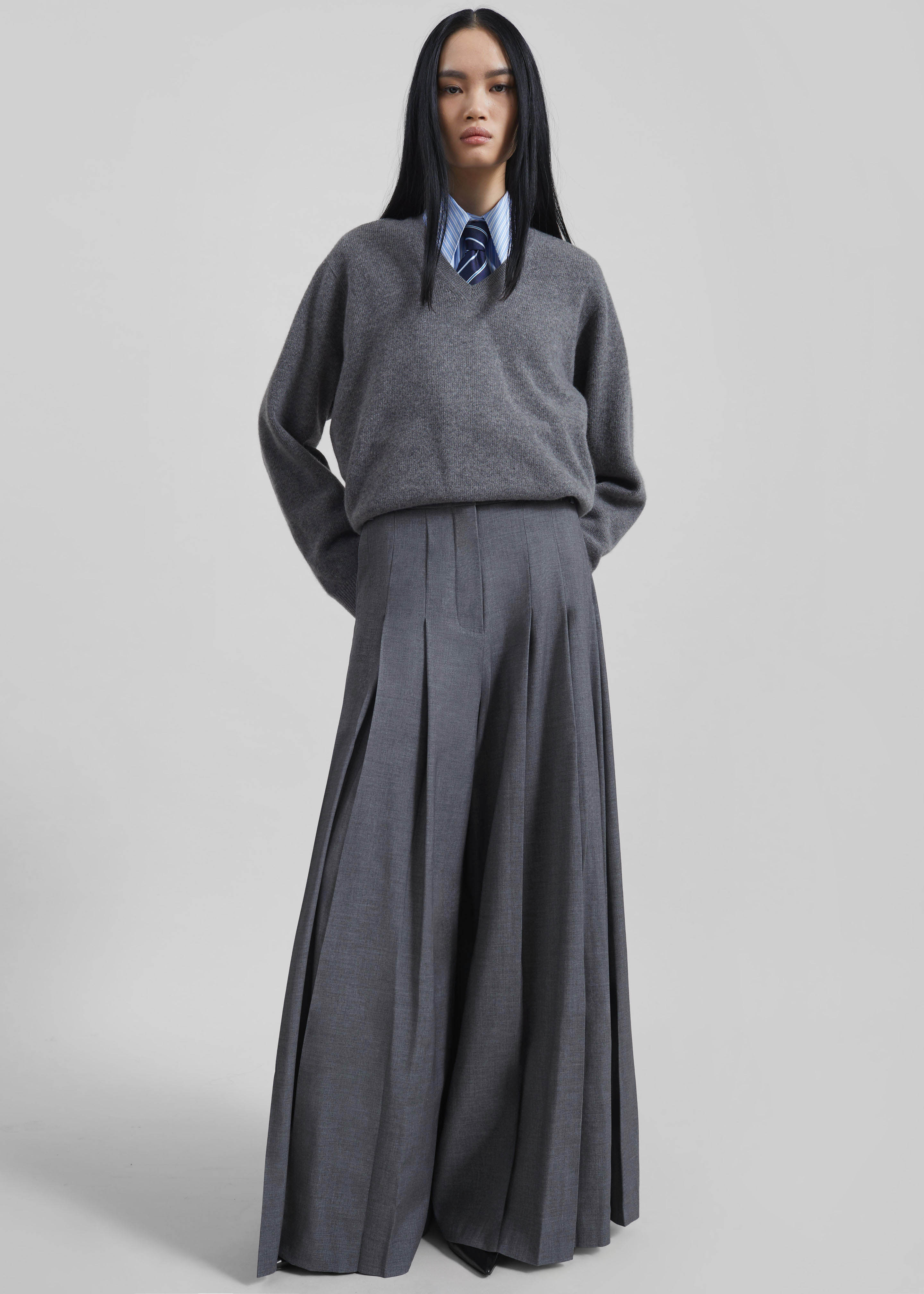 Carrick Pleated Wide Trousers - Dark Grey Melange - Image 10