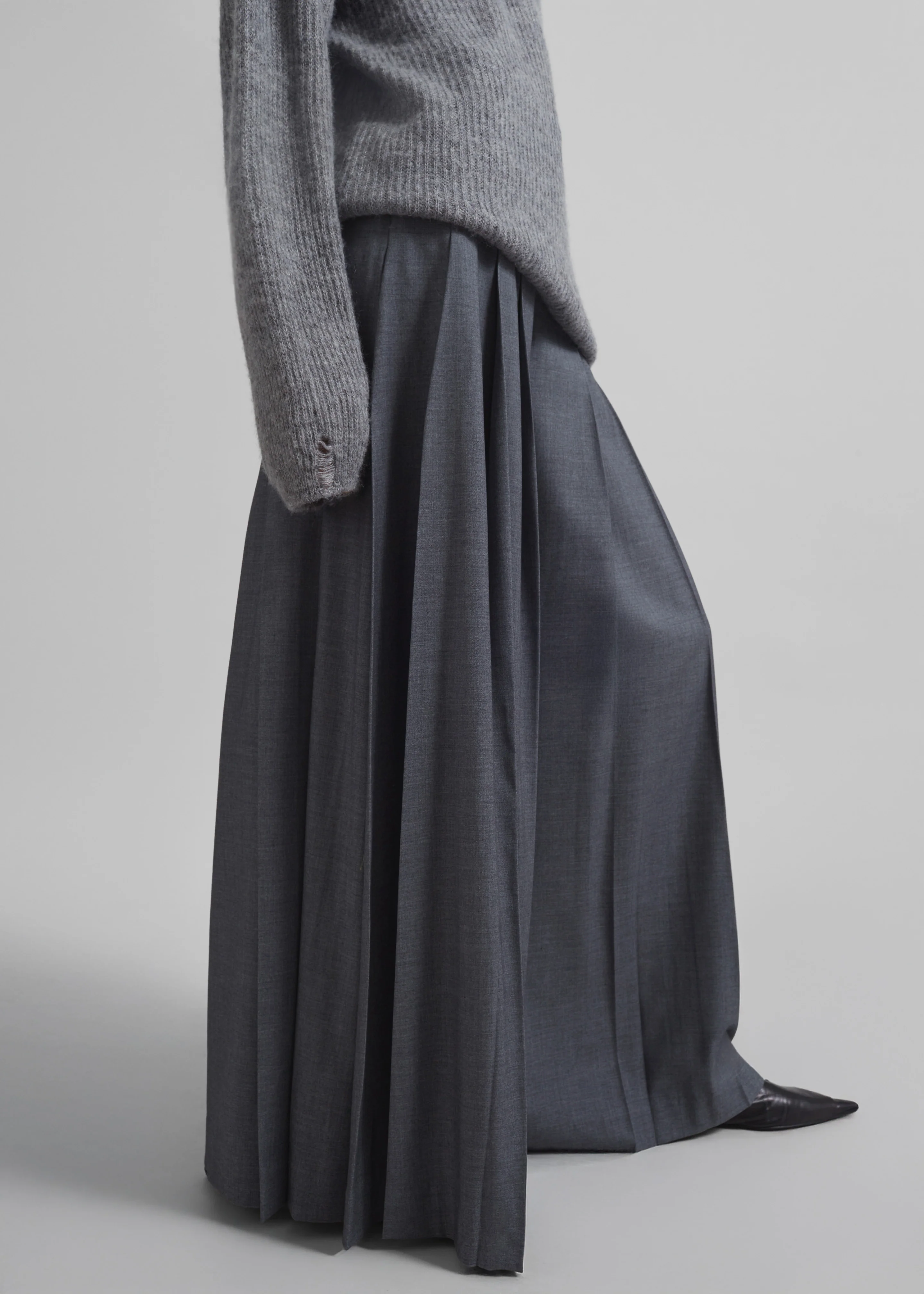Carrick Pleated Wide Trousers - Dark Grey Melange - Image 2