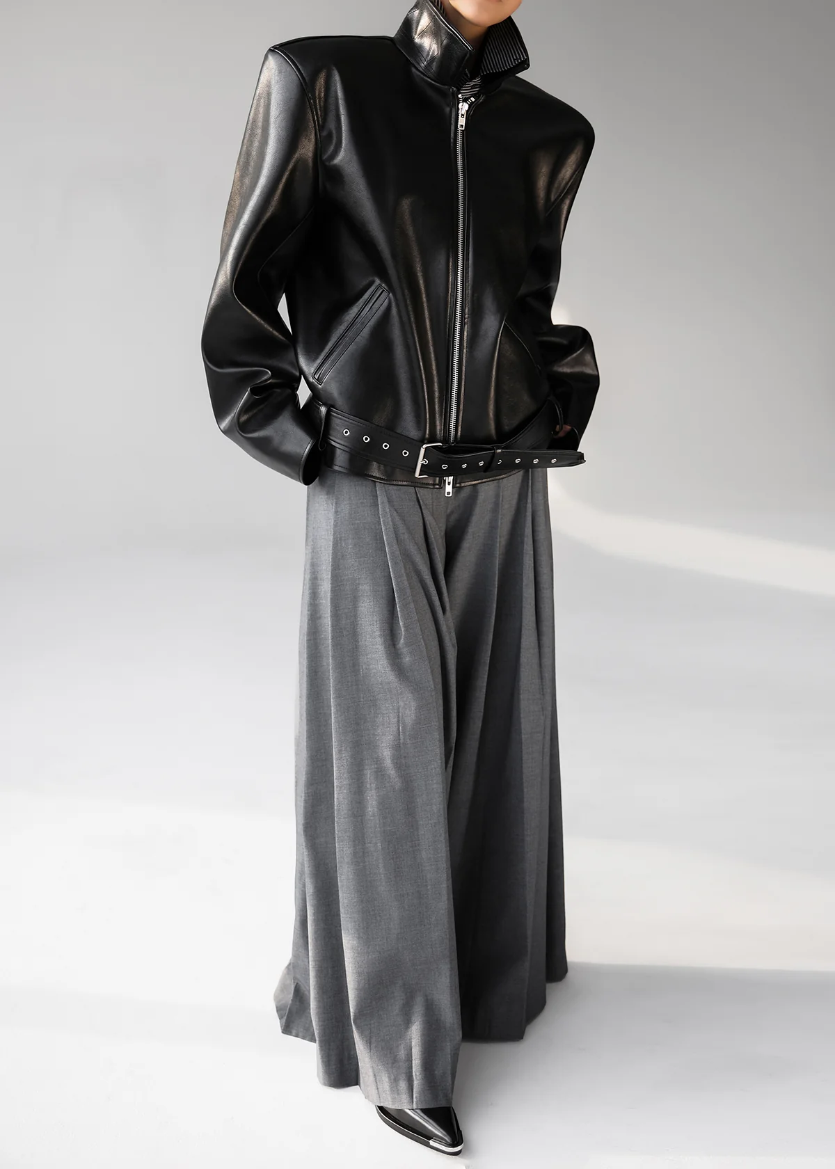 Carrick Pleated Wide Trousers - Dark Grey Melange - Image 5