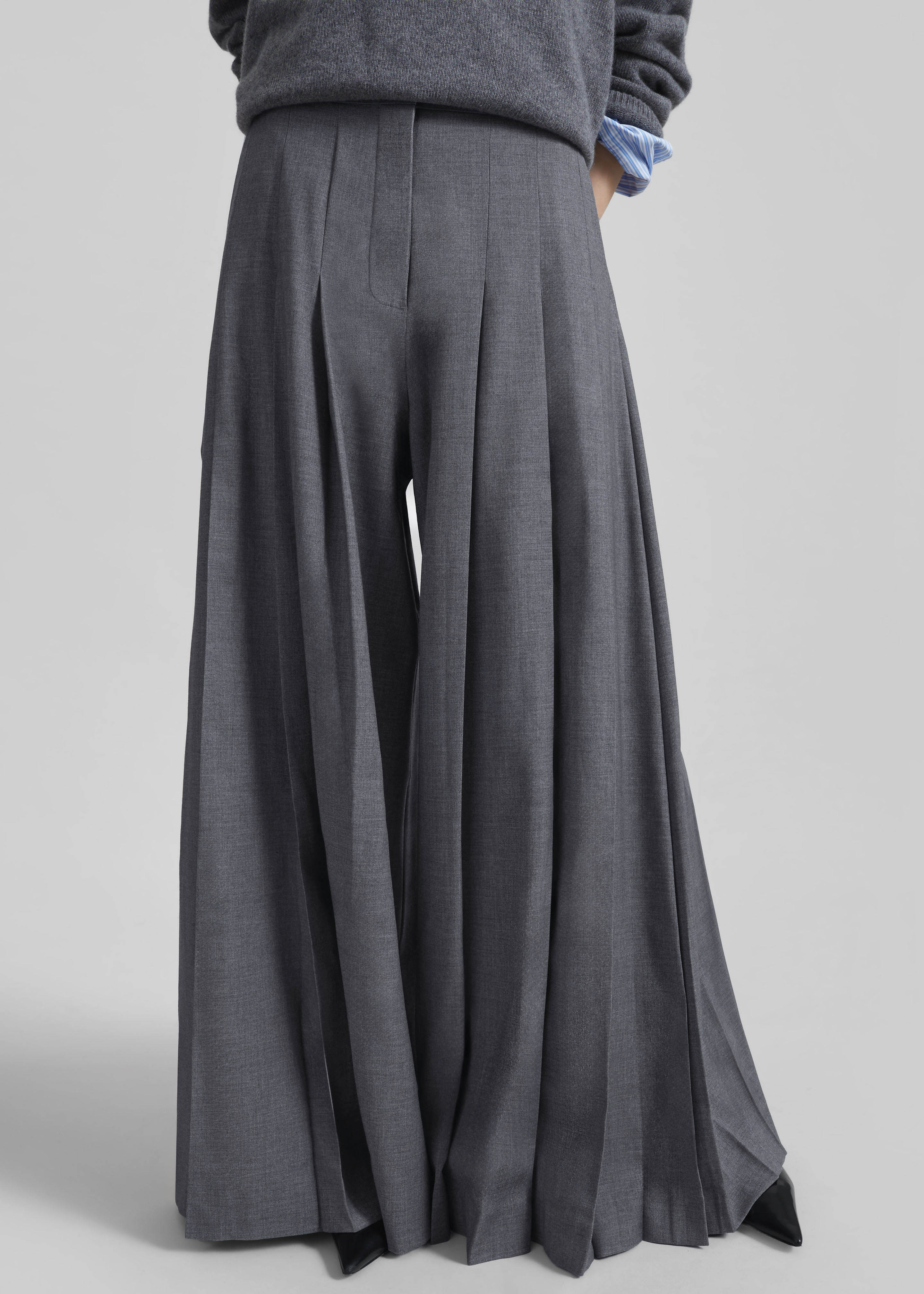 Carrick Pleated Wide Trousers - Dark Grey Melange - Image 9