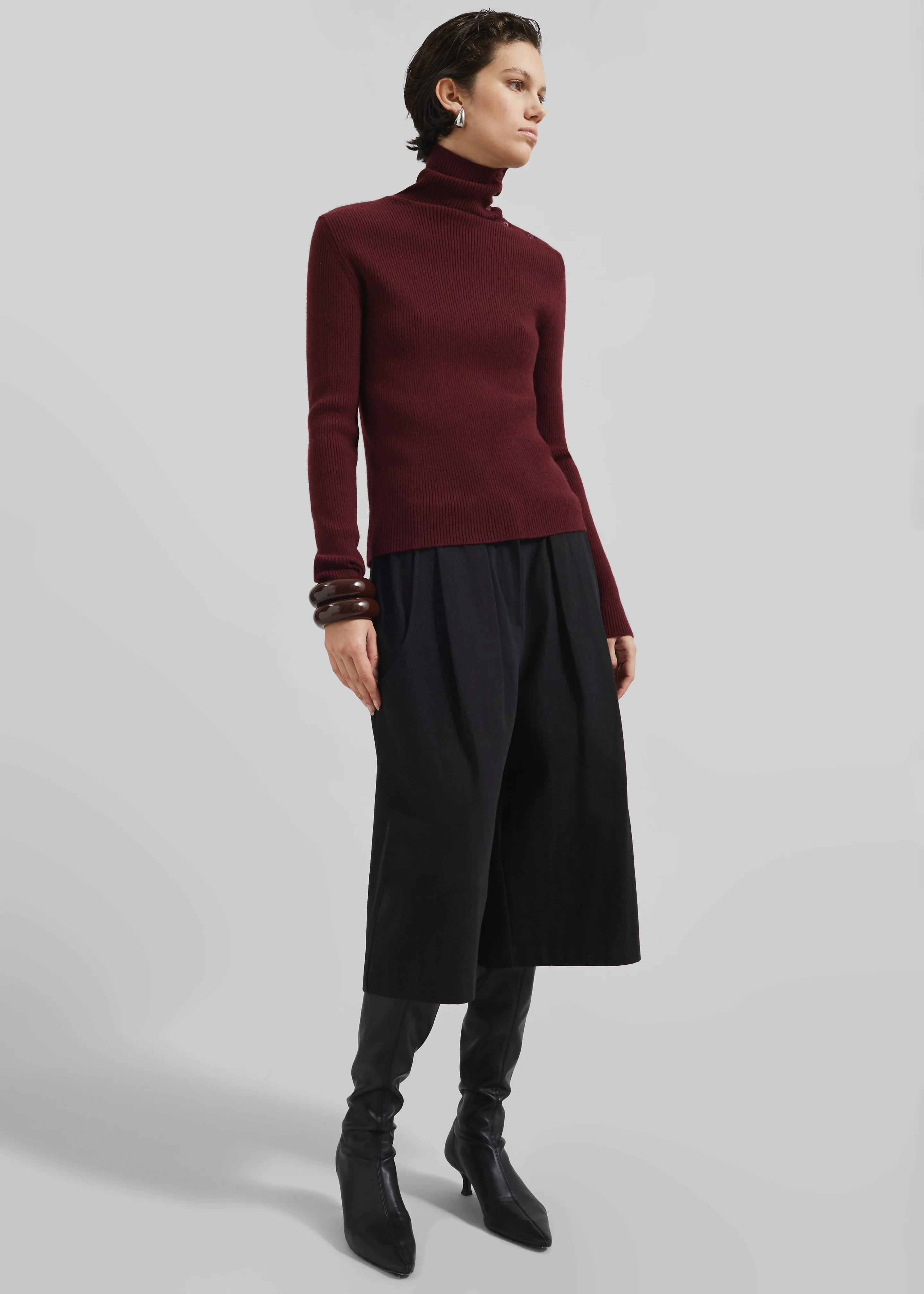 Cedar Bermuda Shorts - Black - Image 2