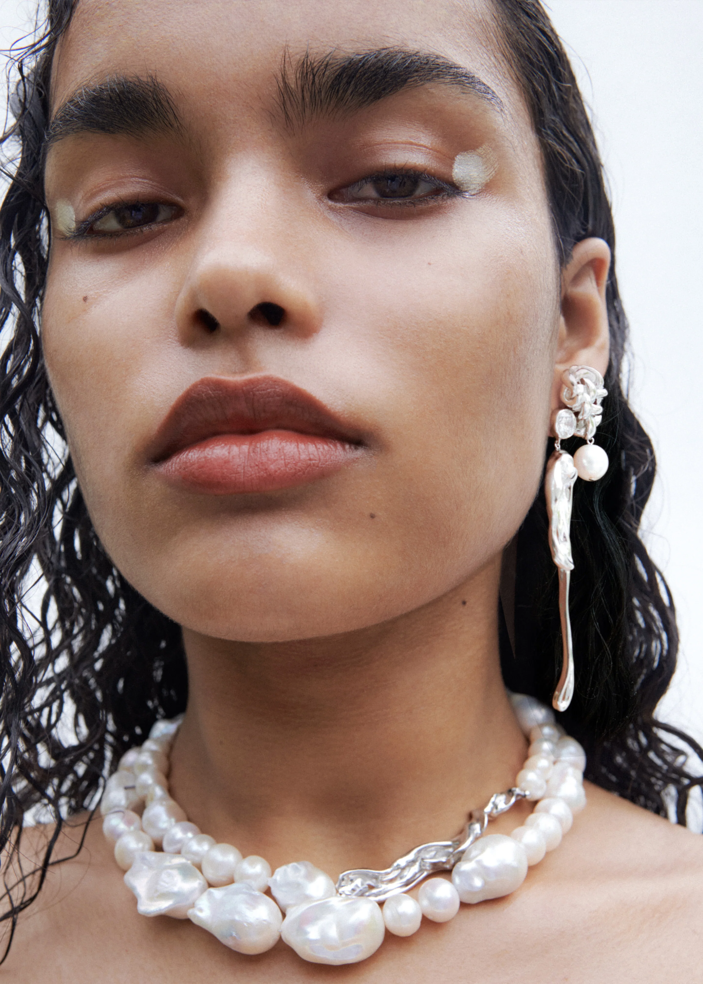 Completedworks The Paths of Memory Earrings - Pearl/Silver - Image 4