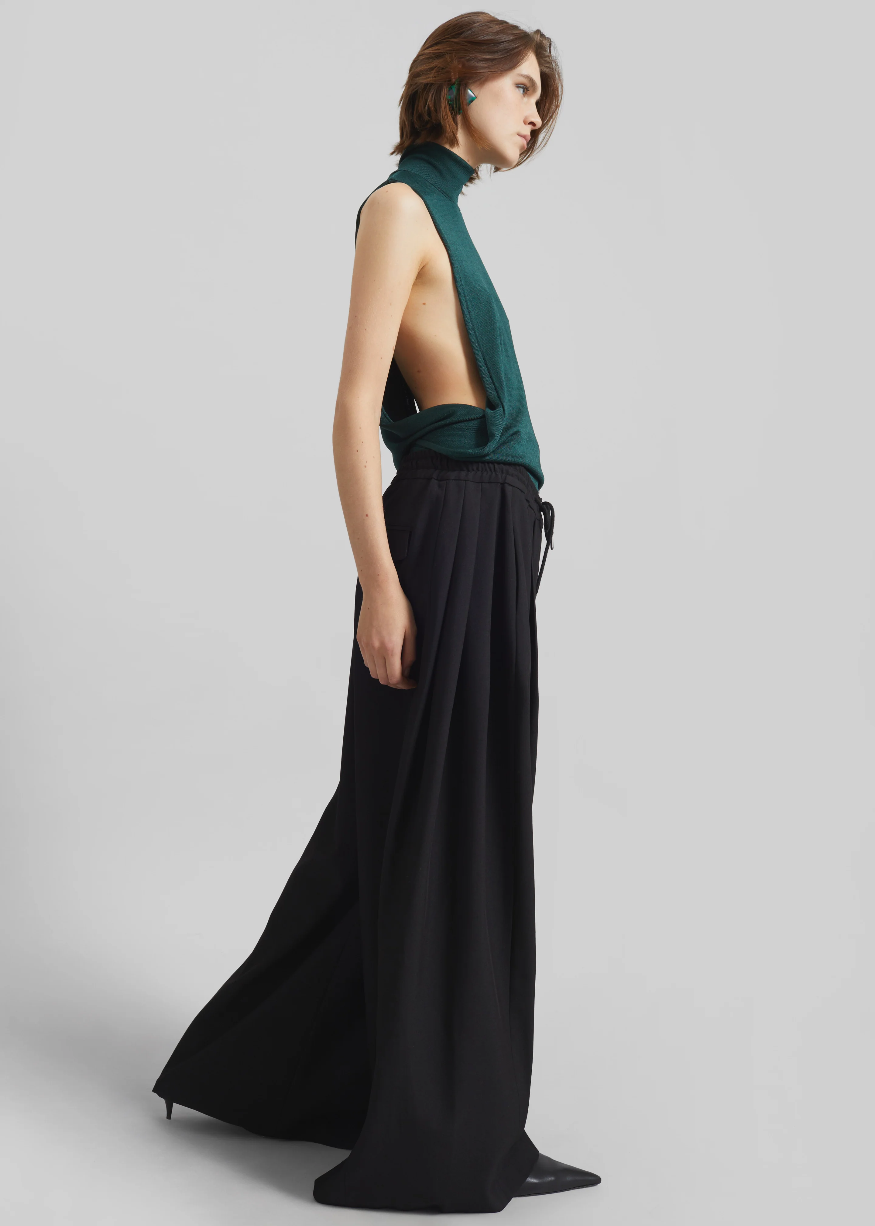 Corlen Pleated Wide Pants - Black - Image 4