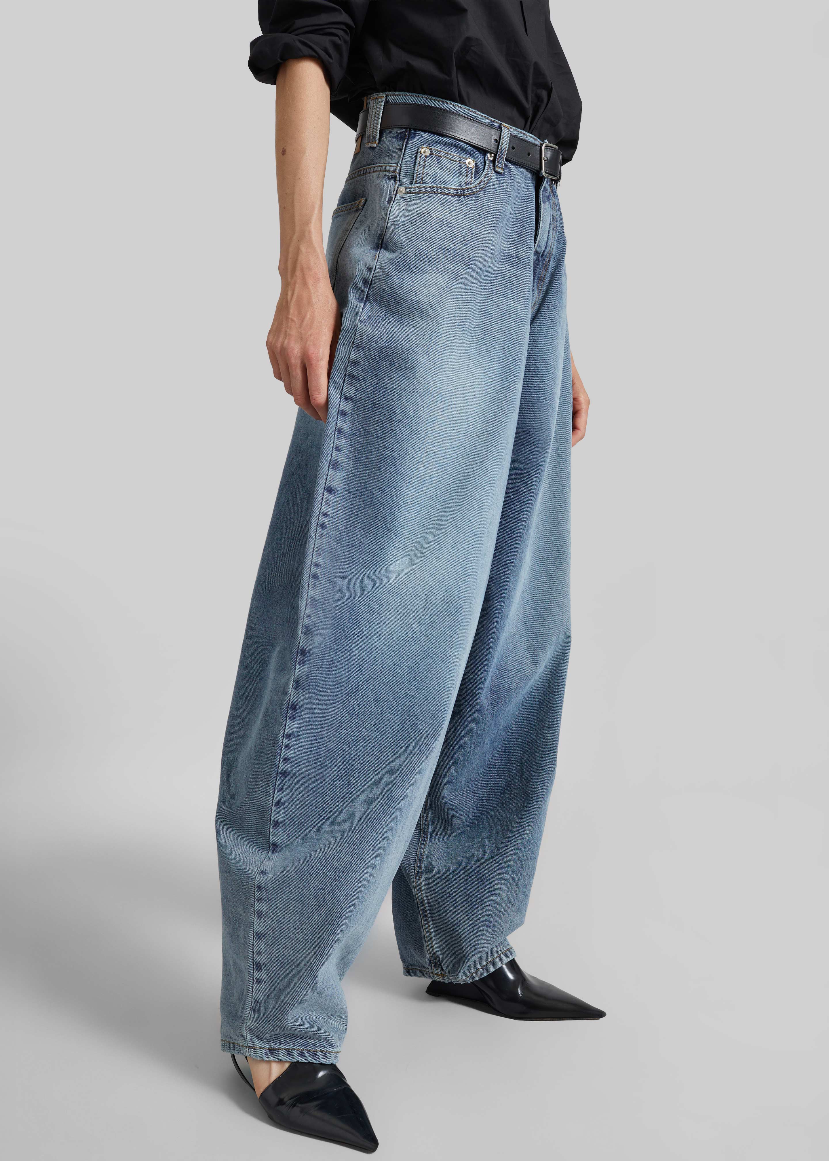 Elga Barrel Leg Jeans - Medium Wash - Image 5