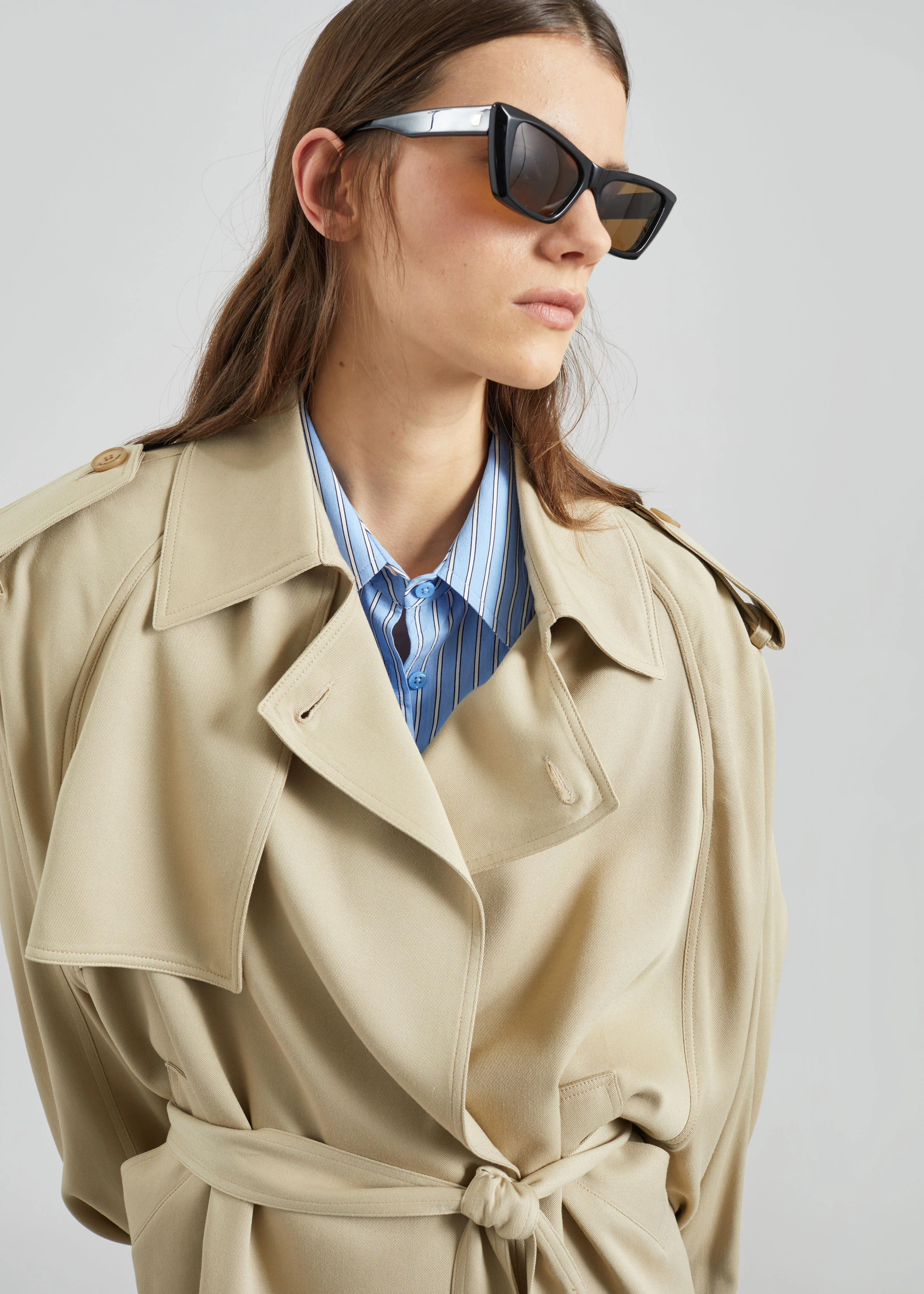 Elva Fluid Short Trench - Beige - Image 9