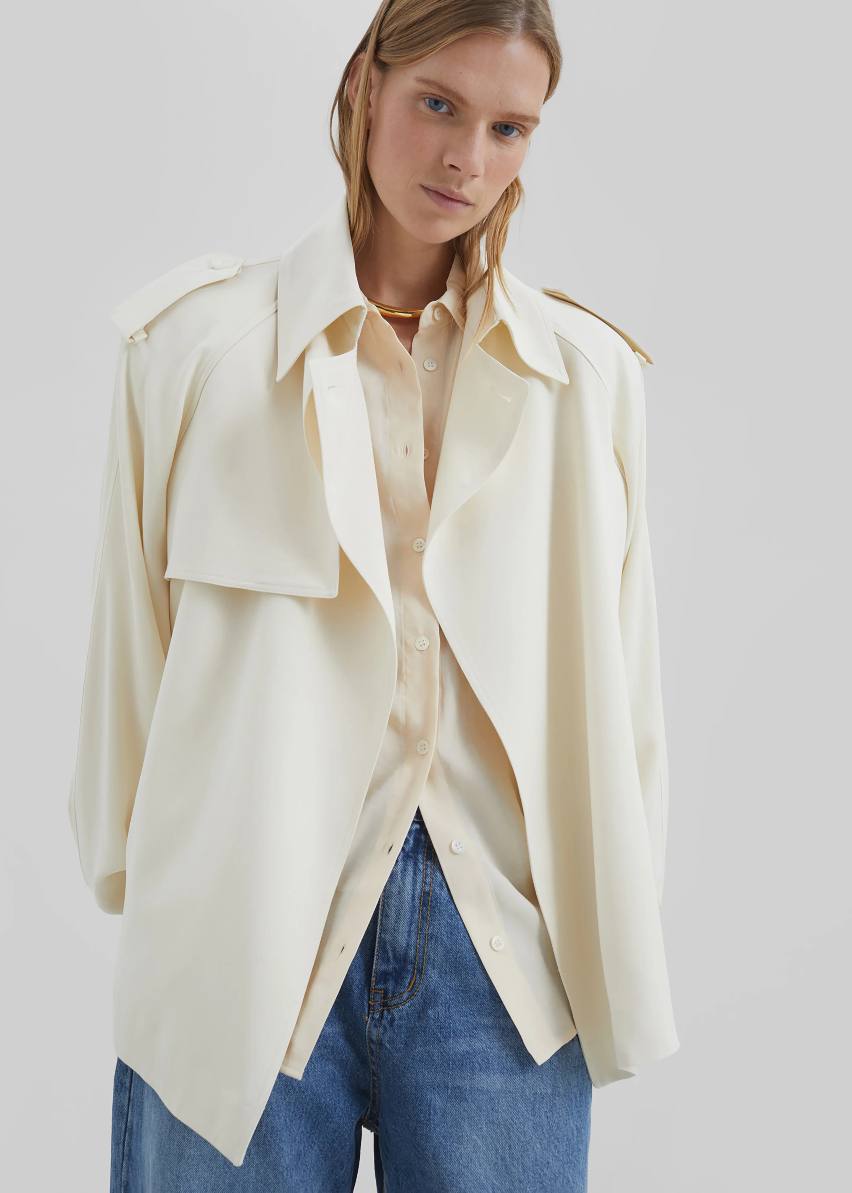 Elva Fluid Short Trench - Ivory - Image 3