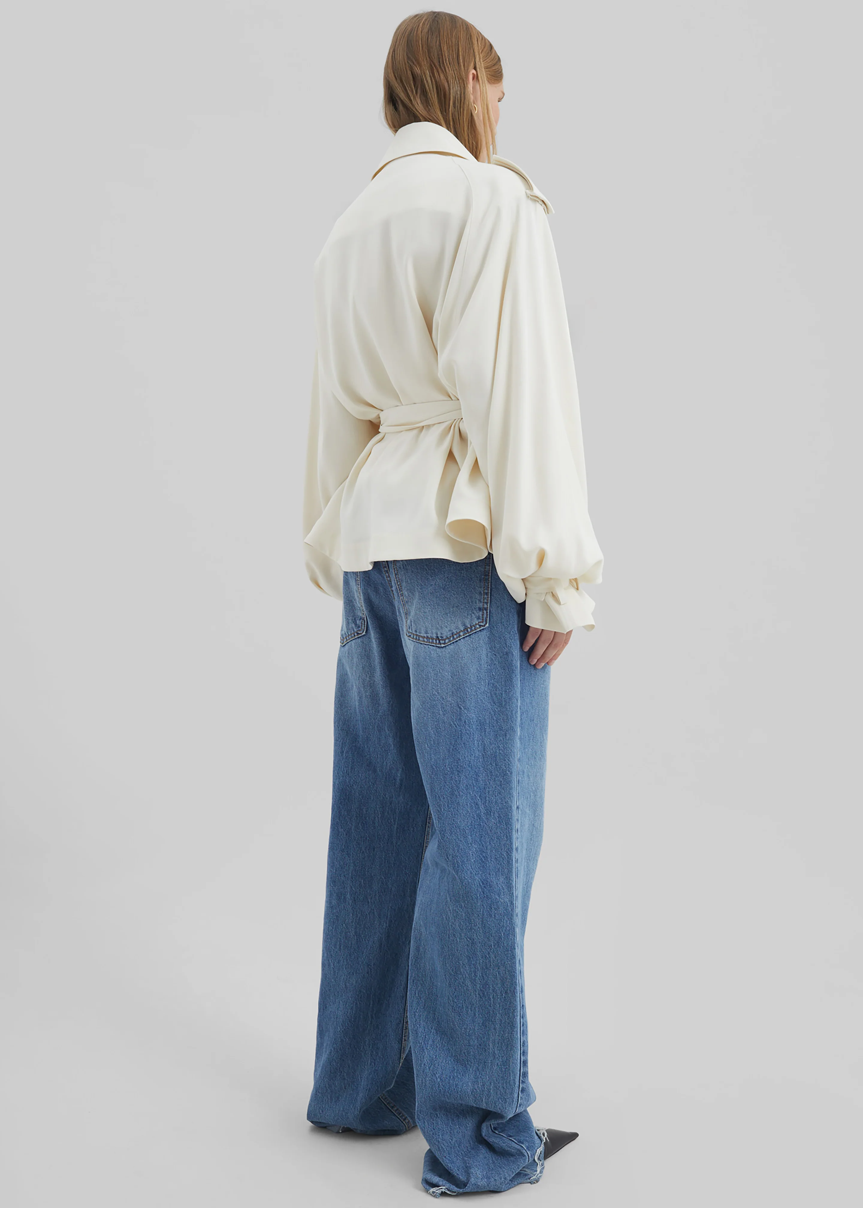 Elva Fluid Short Trench - Ivory - Image 9