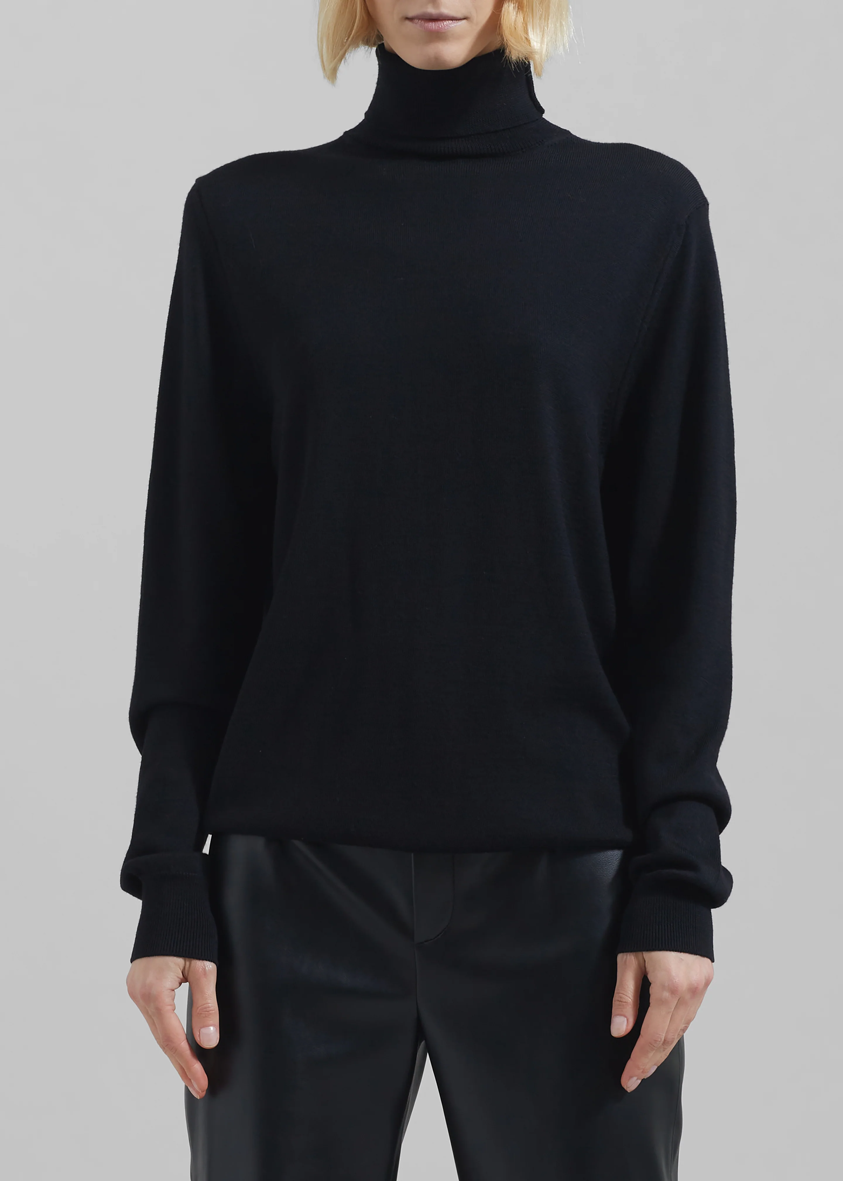 Eve Thin Turtleneck Sweater - Black - Image 4