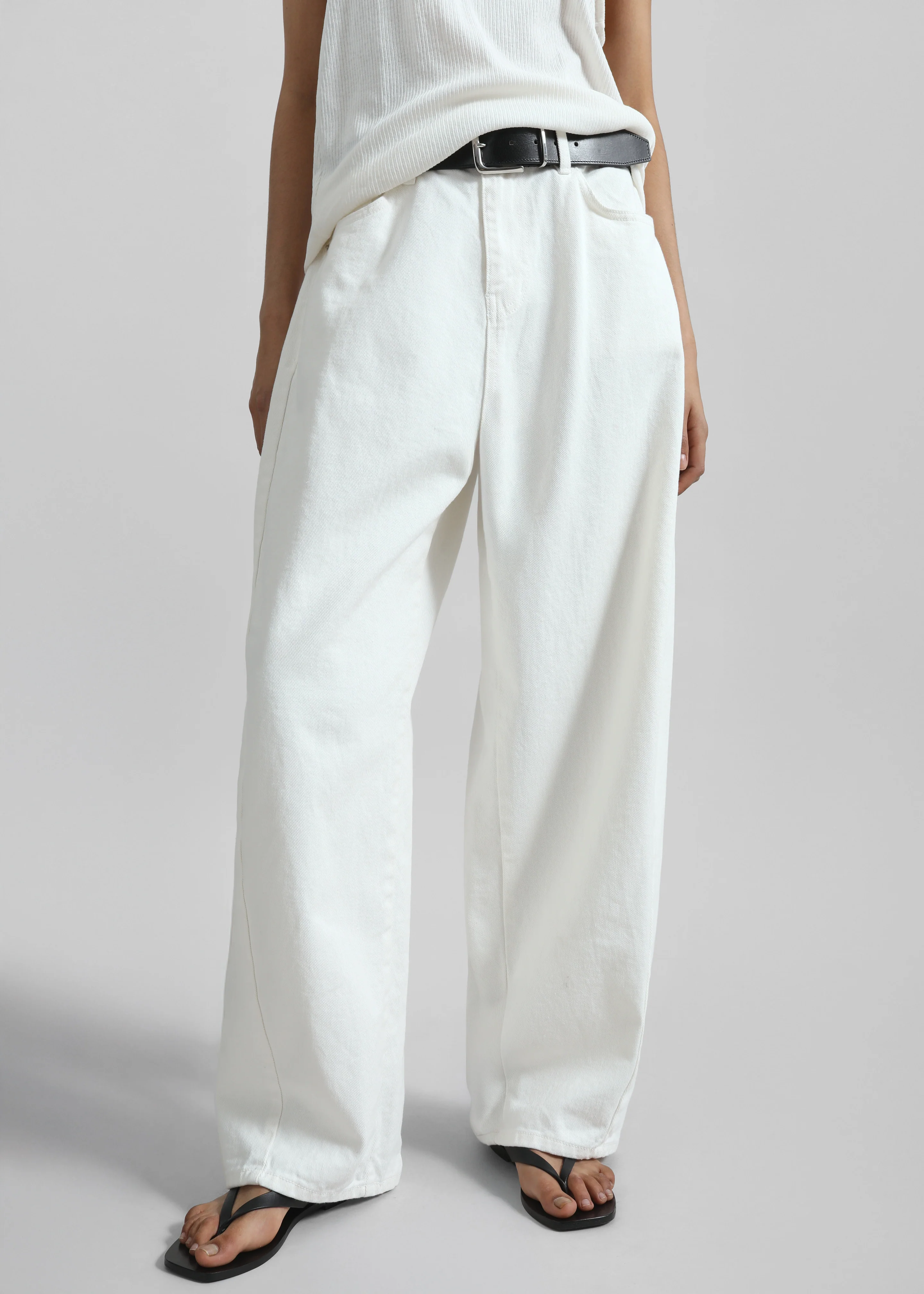 Halgar Frayed Seam Barrel Leg Jeans - White - Image 12