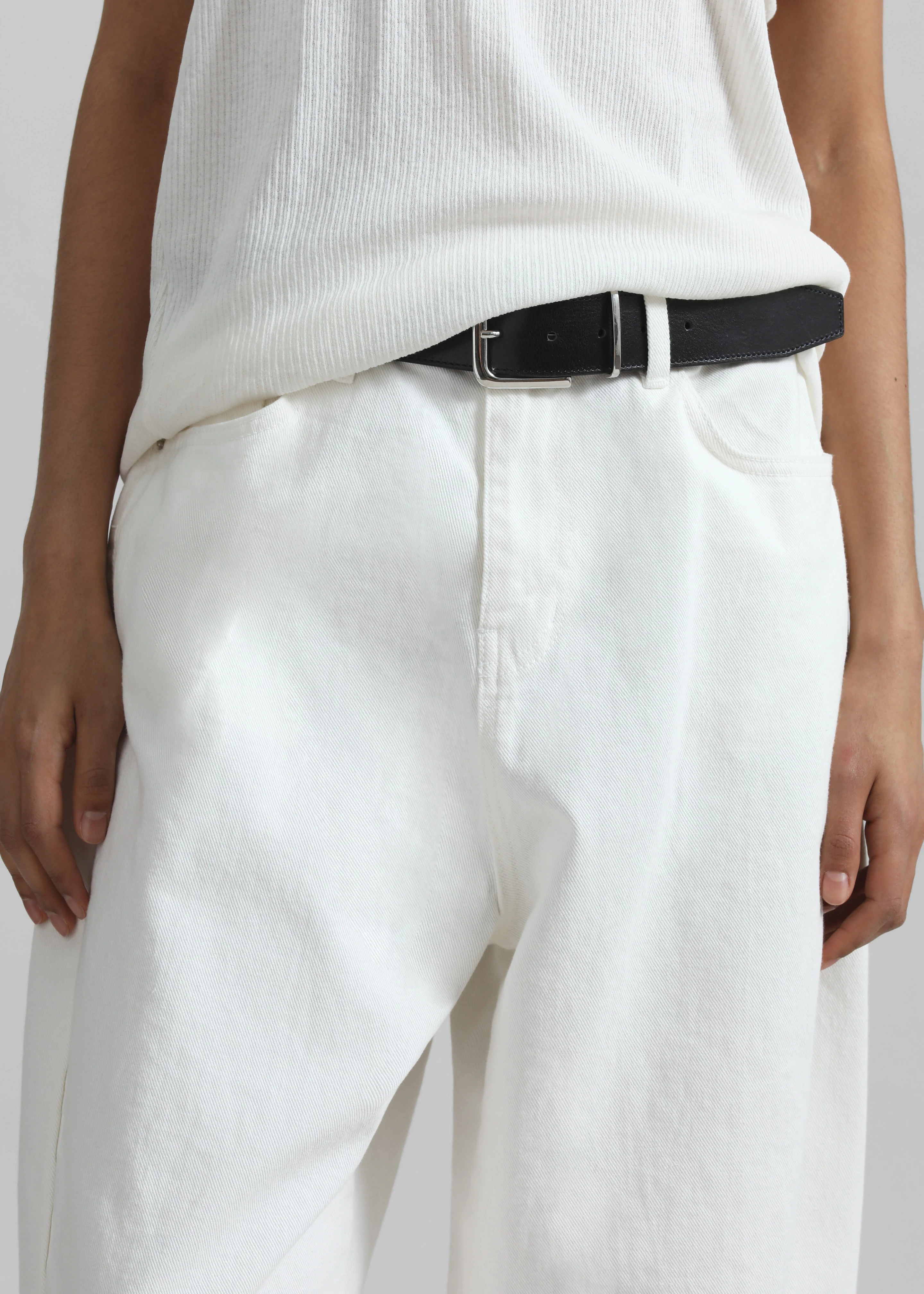 Halgar Frayed Seam Barrel Leg Jeans - White - Image 6