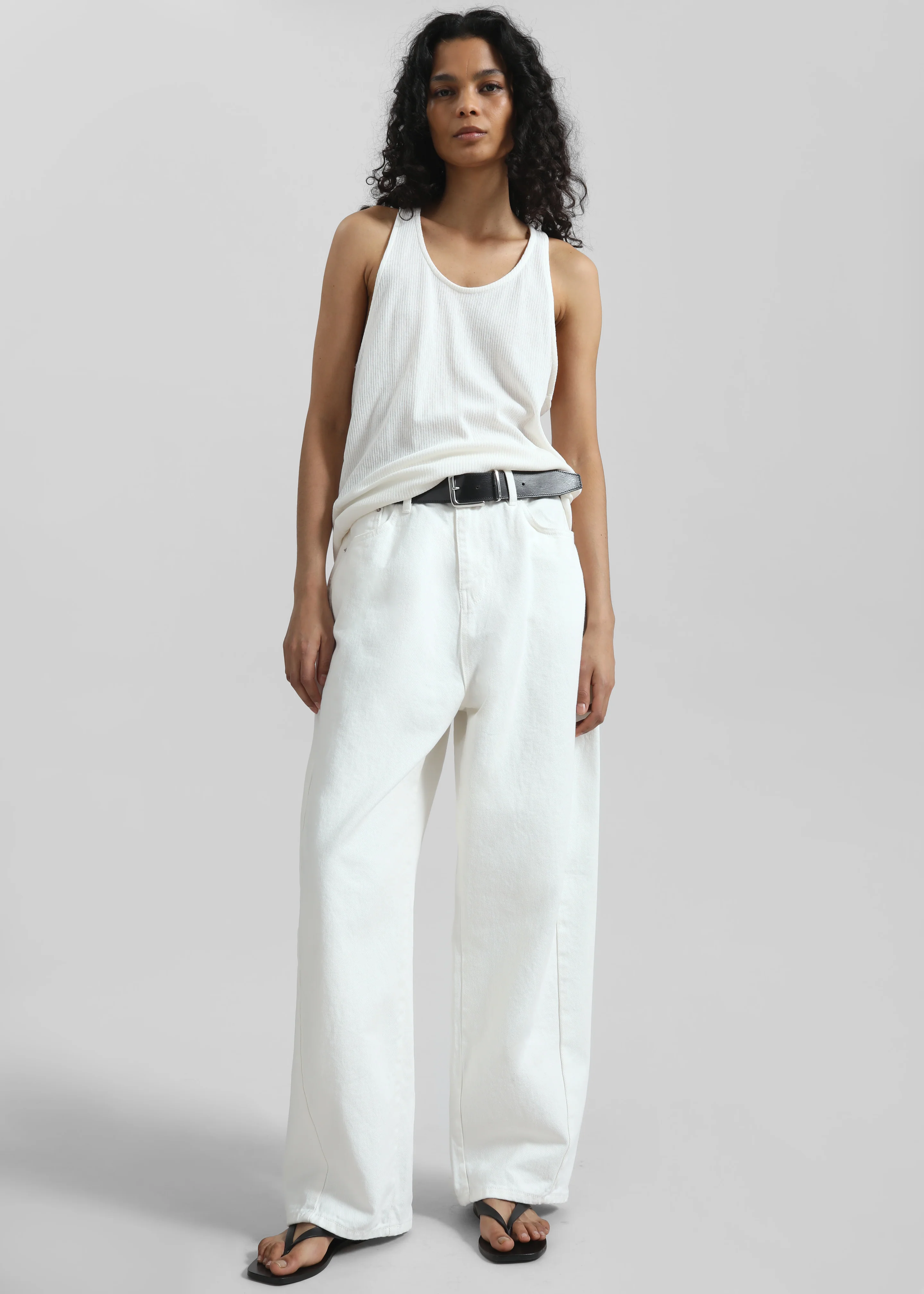 Halgar Frayed Seam Barrel Leg Jeans - White - Image 9