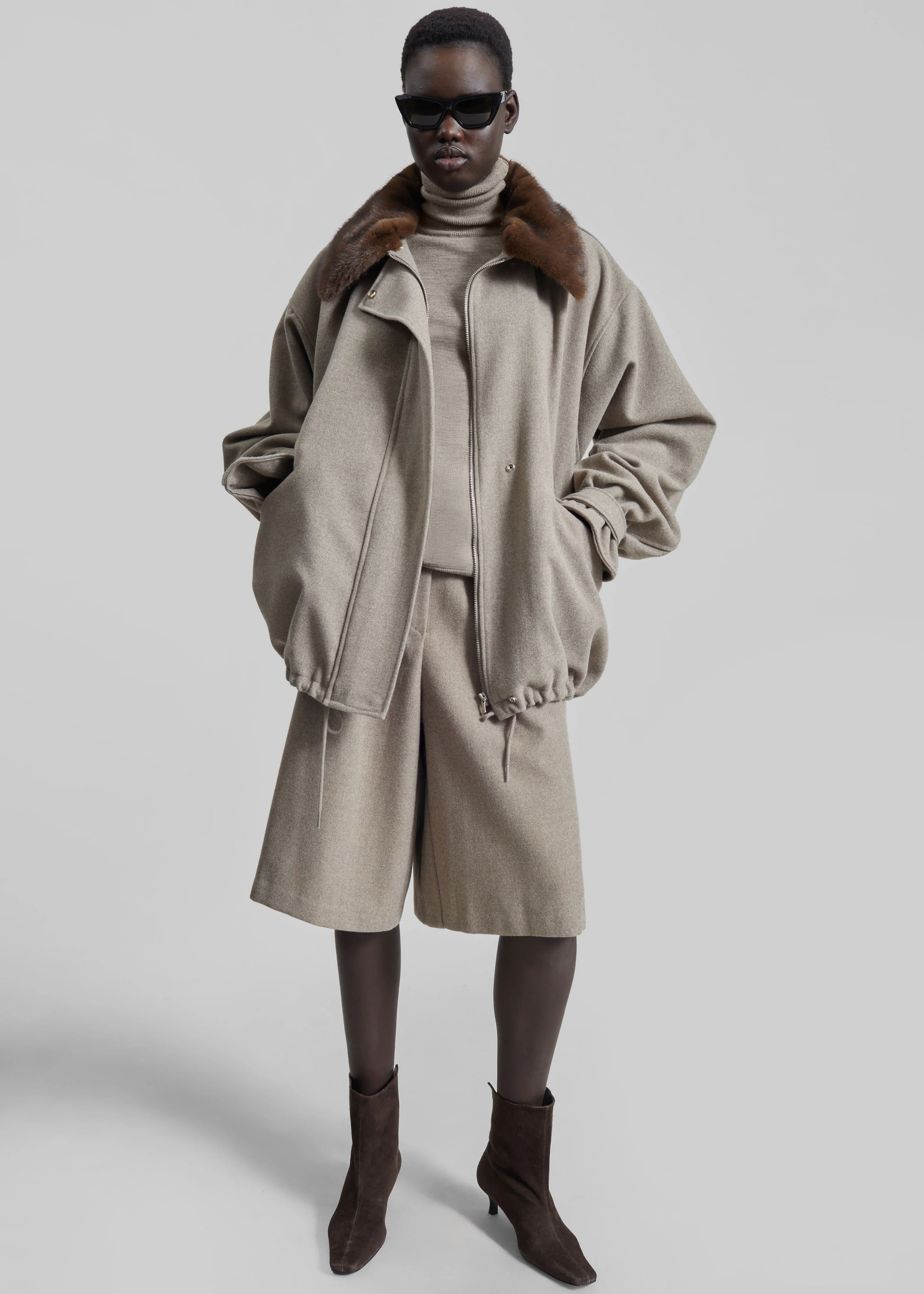 Hemavan Bermuda Shorts - Taupe - Image 3