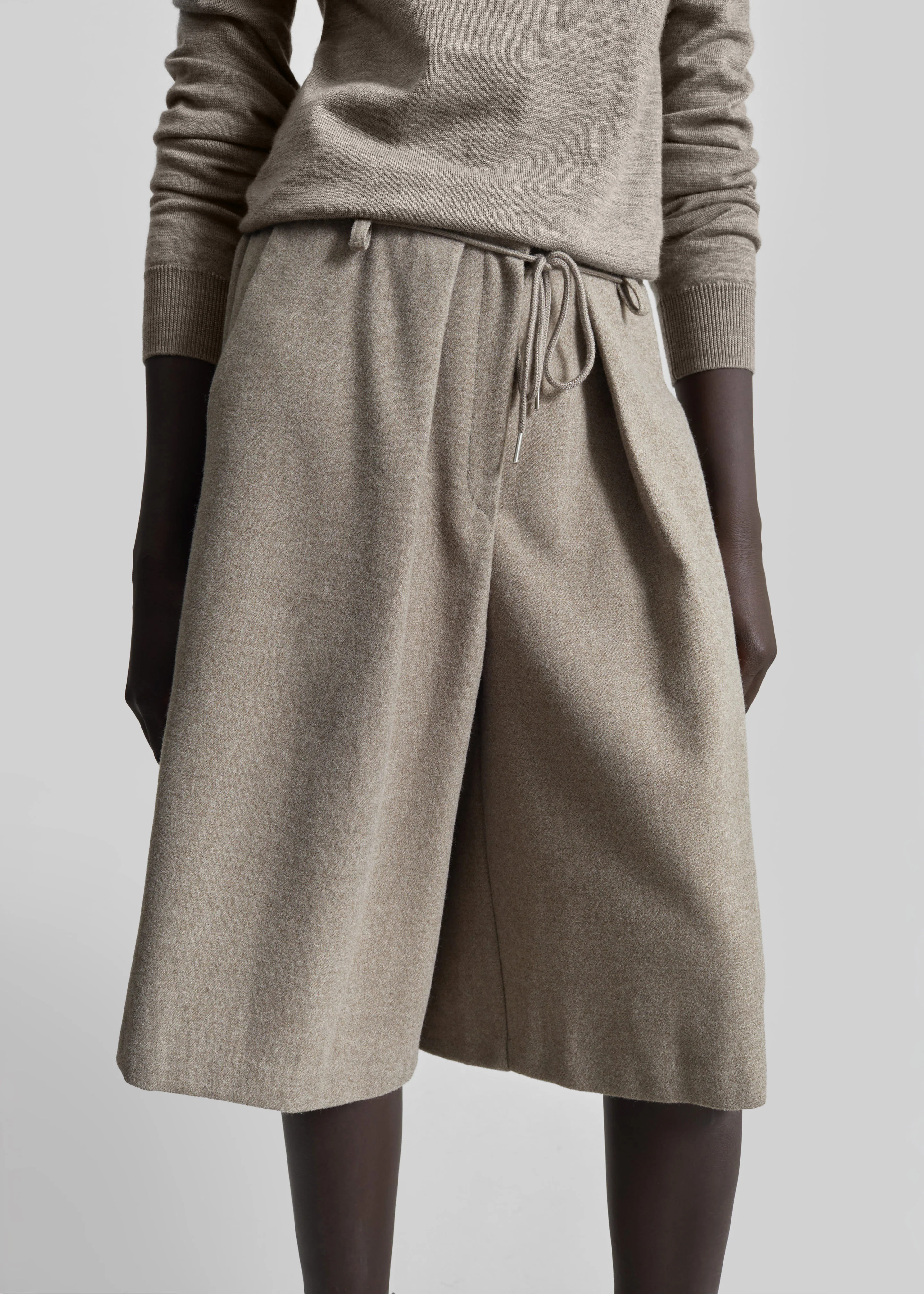 Hemavan Bermuda Shorts - Taupe - Image 6