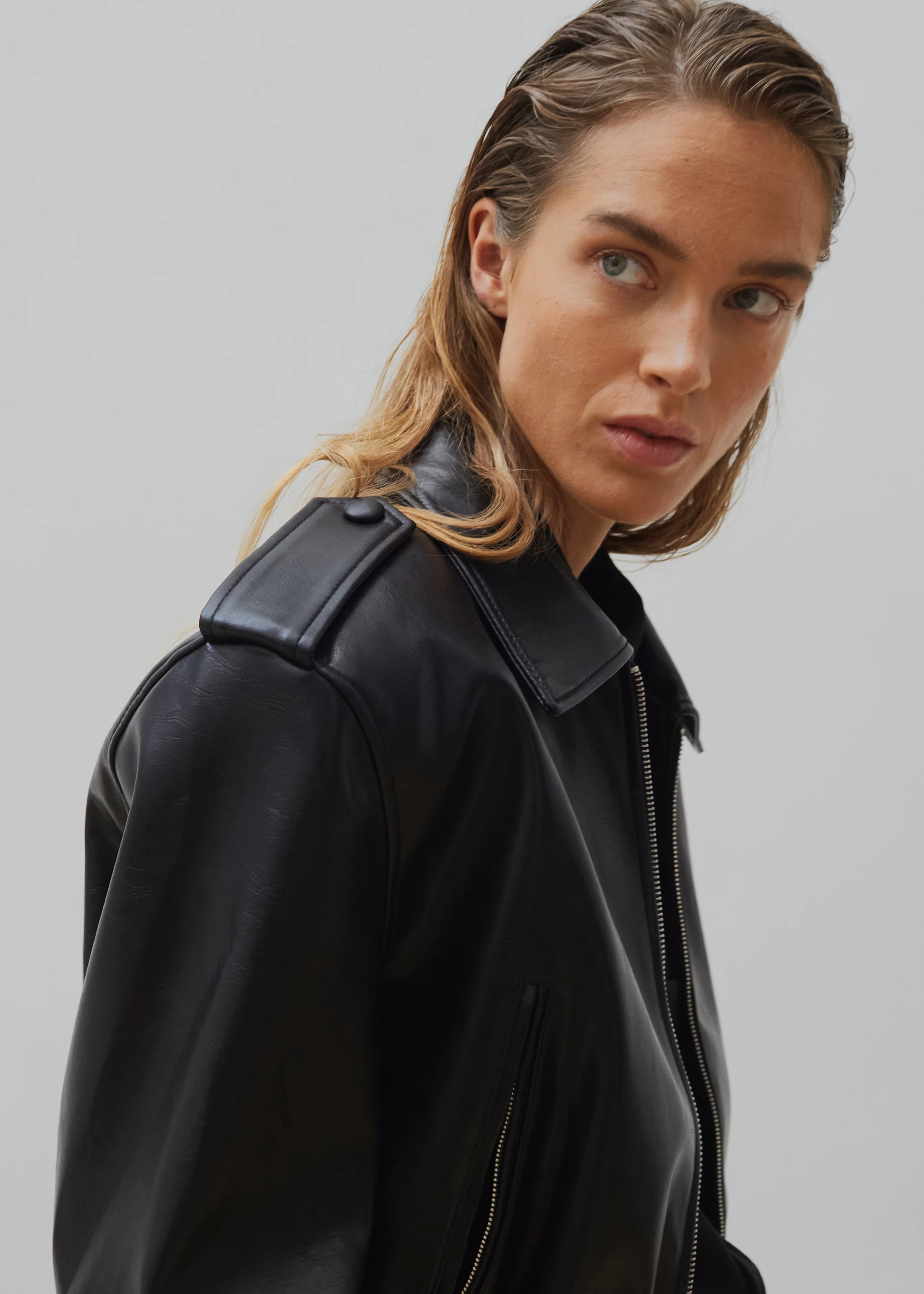 Kaia Cropped Bomber - Black - Image 3