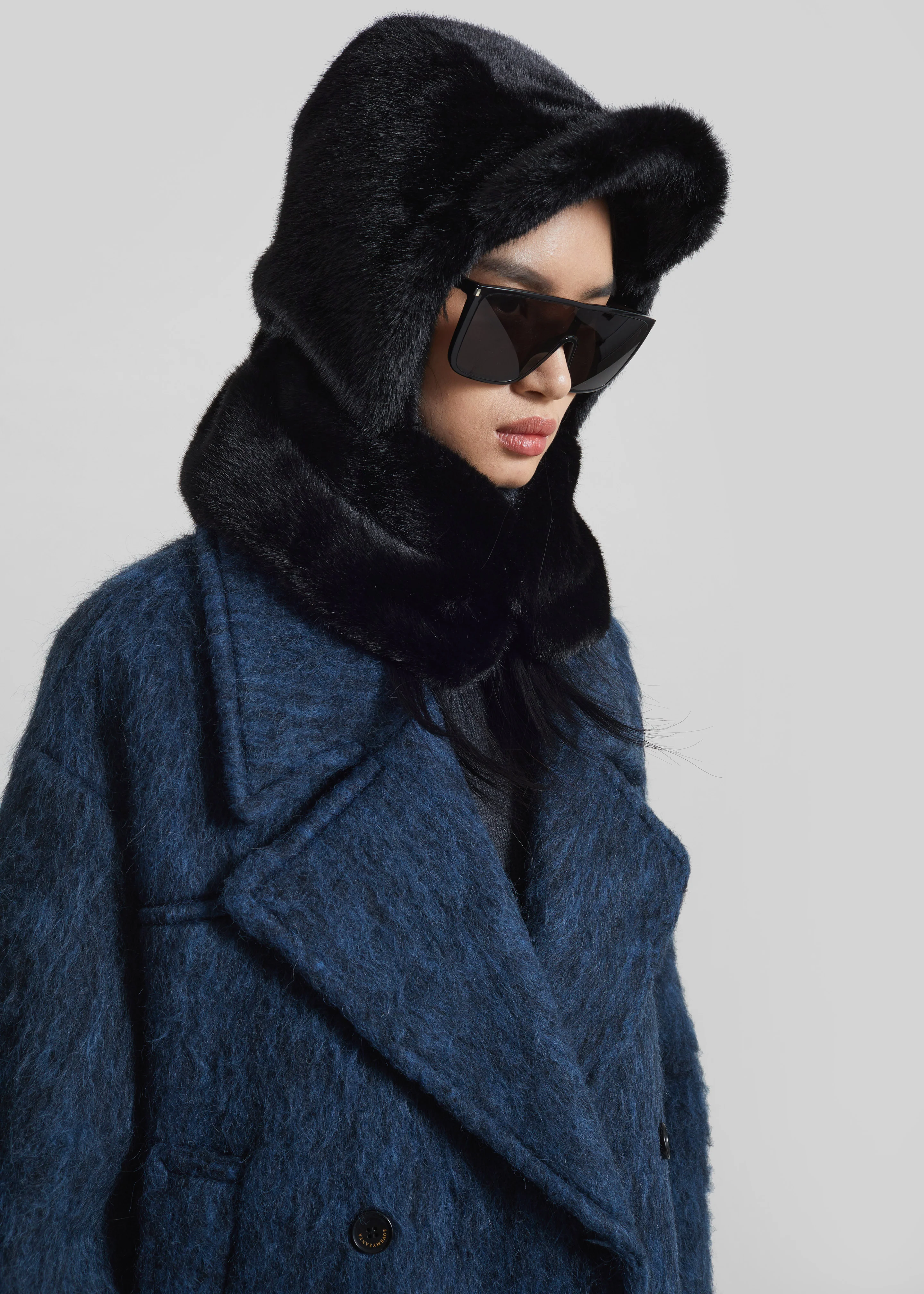 Kallio Faux Fur Hood - Black - Image 3