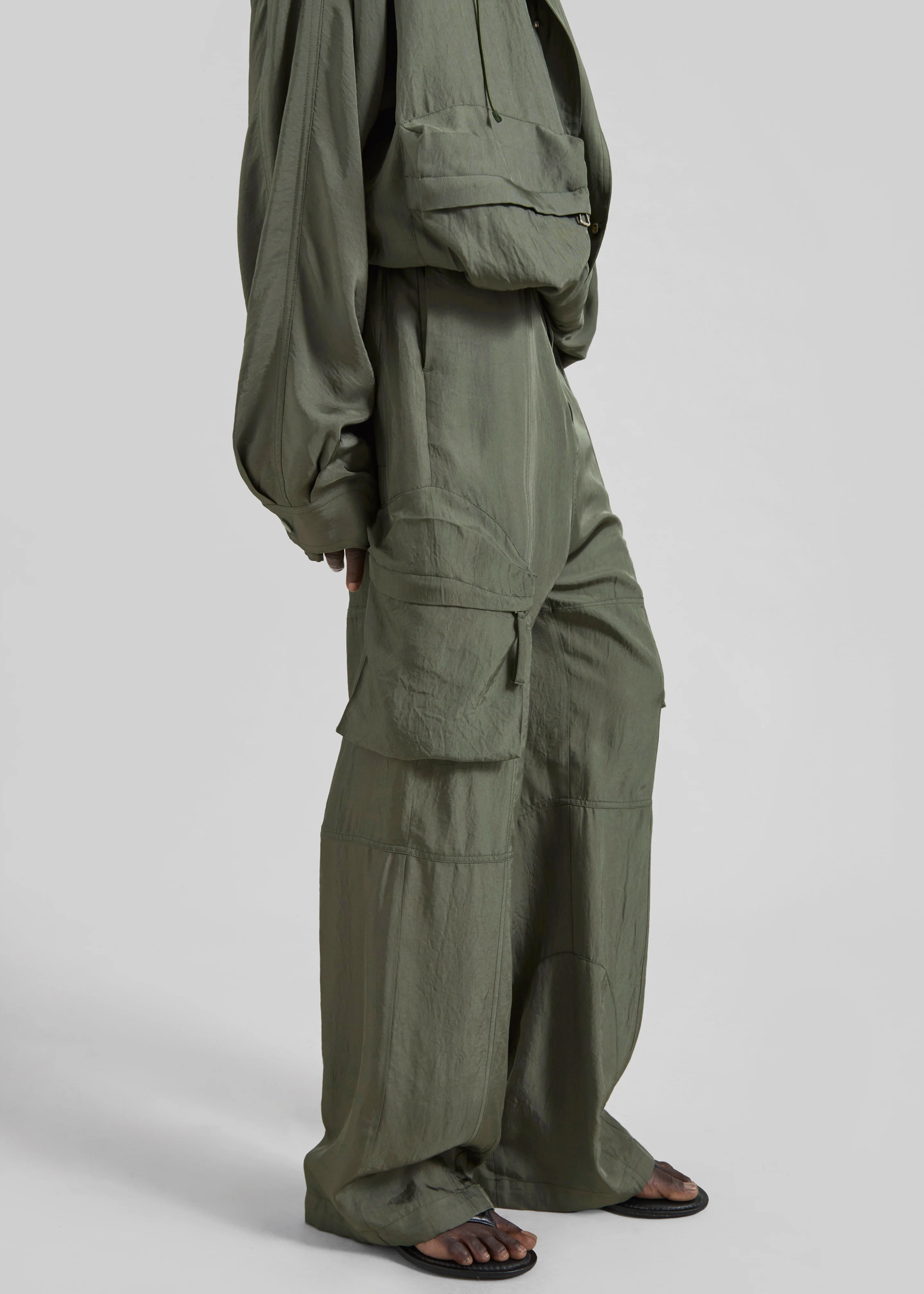 Kelly Fluid Cargo Pants - Moss Green - Image 2