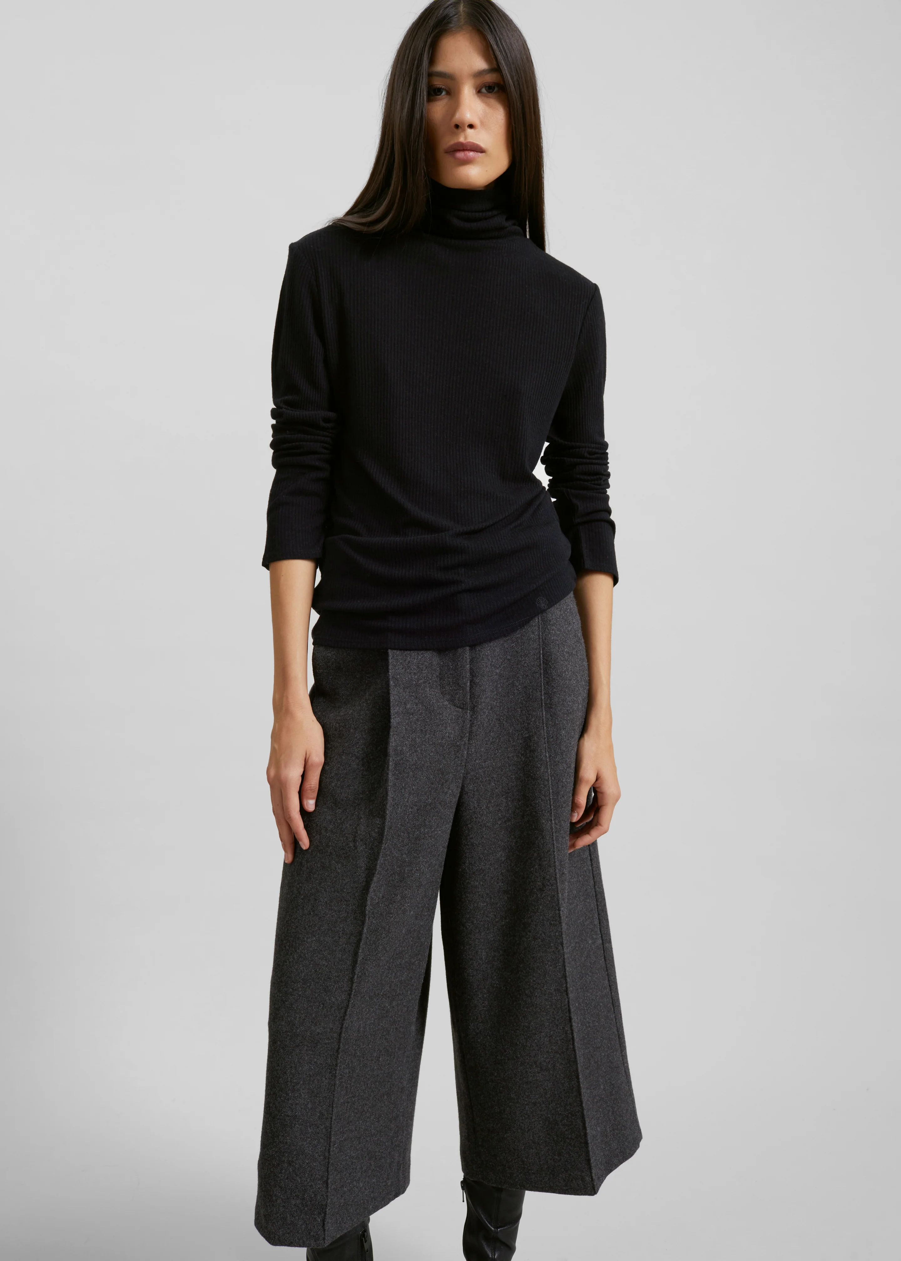Leher Tailored Wool Culottes - Charcoal - Image 4