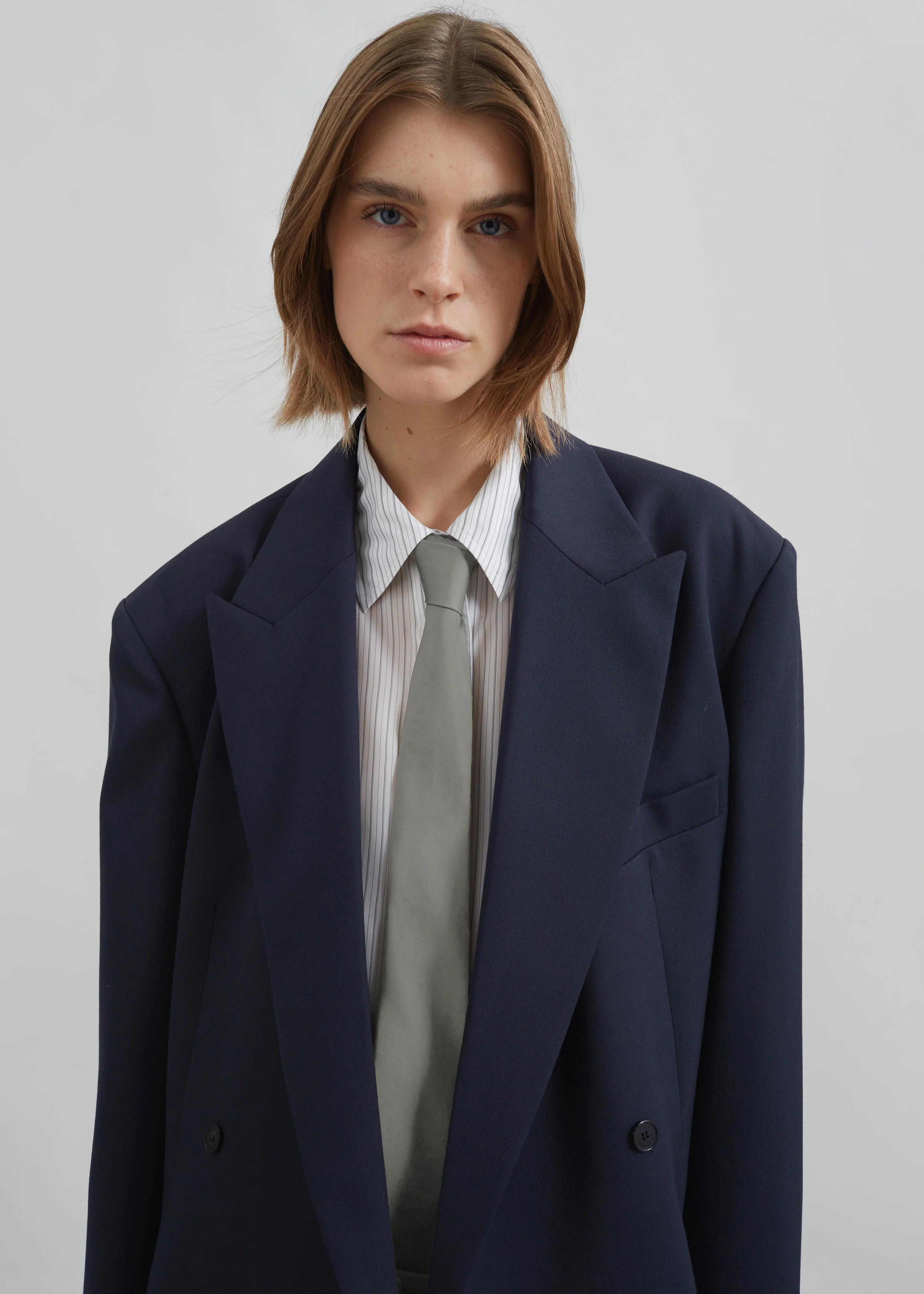 Lene Tie - Light Grey - Image 3