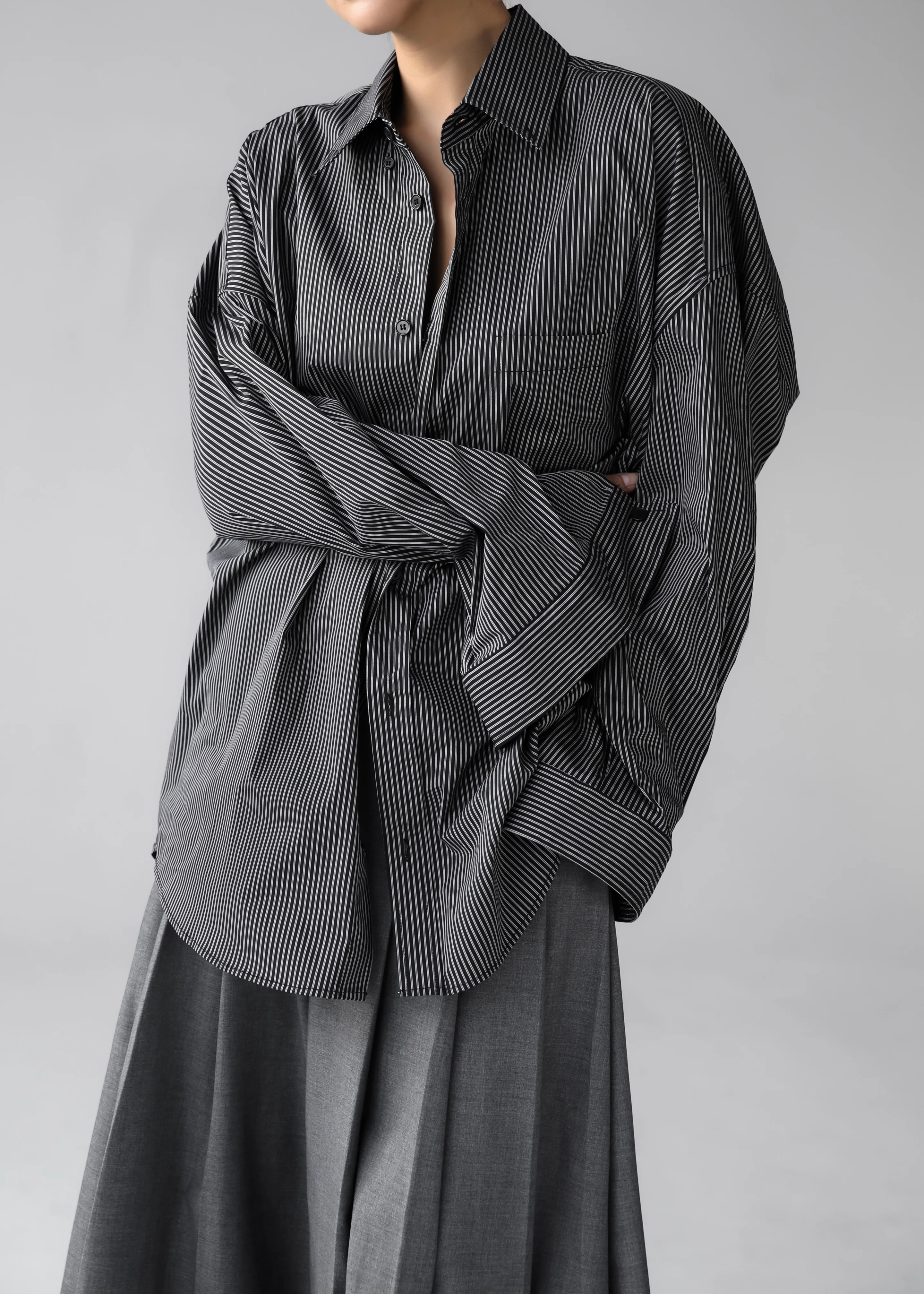 Lioris Oversized Shirt - Black/White Stripe - Image 9