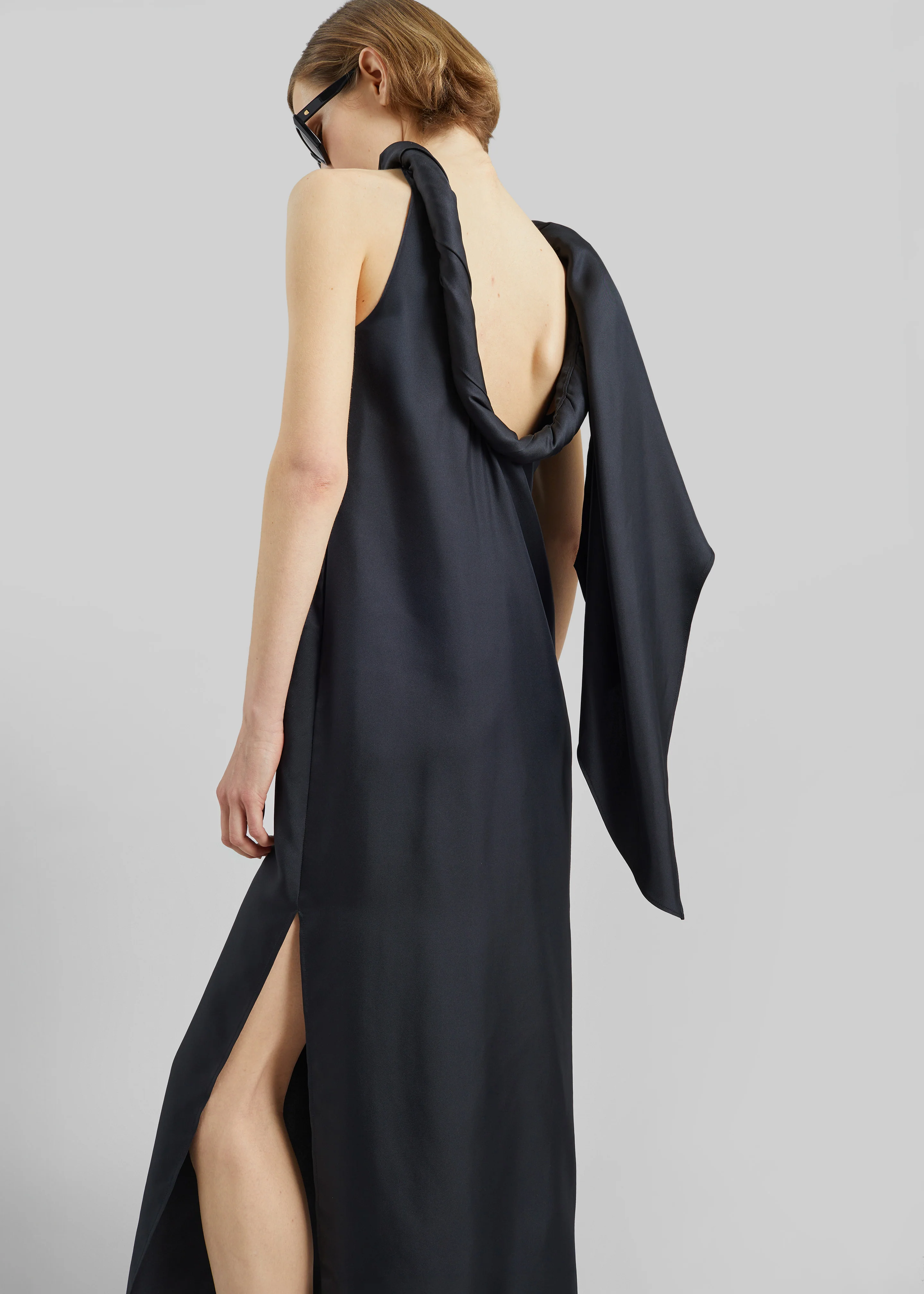 Loulou de Saison Susan Twisted Collar Dress - Black - Image 2