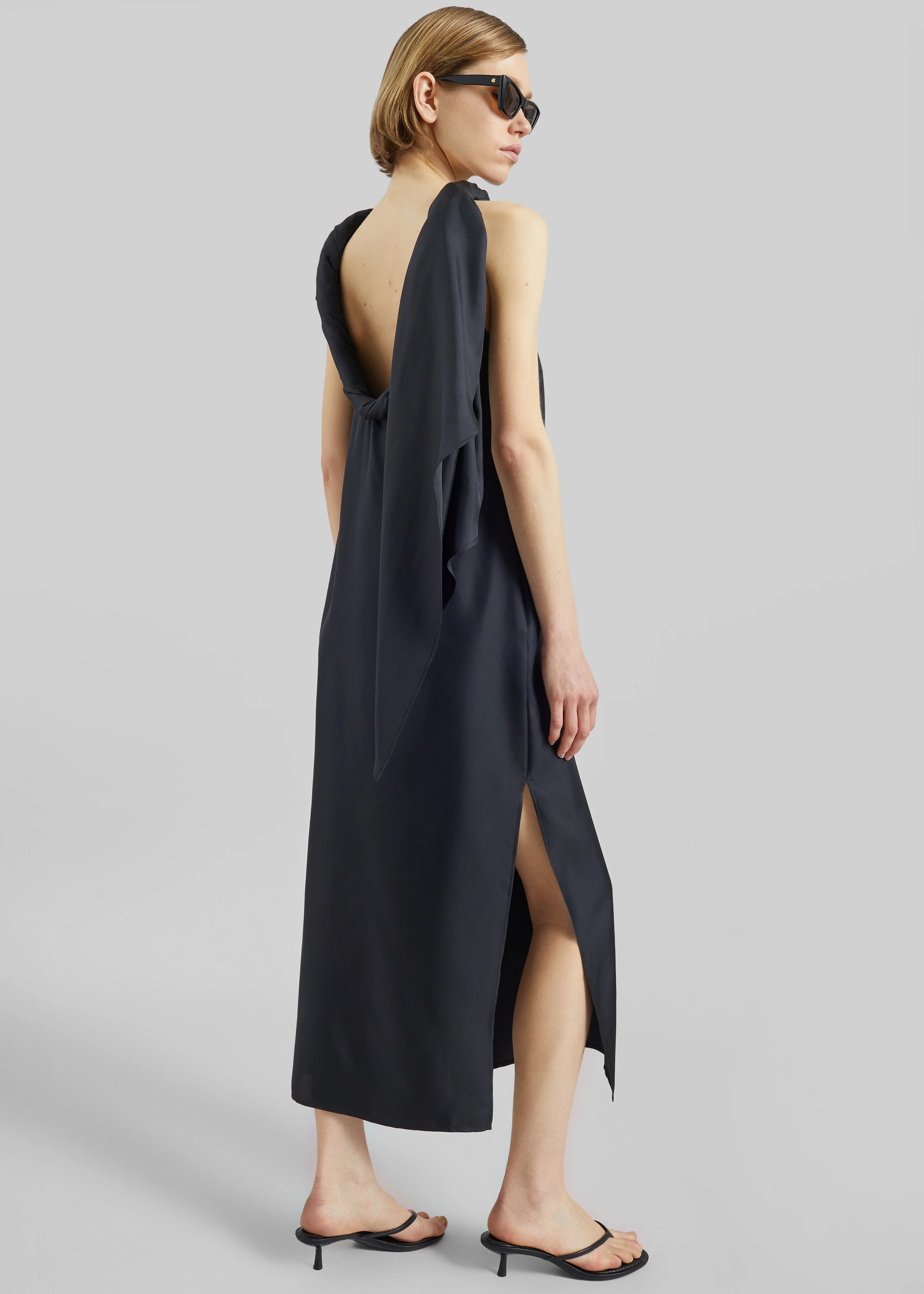 Loulou de Saison Susan Twisted Collar Dress - Black - Image 5