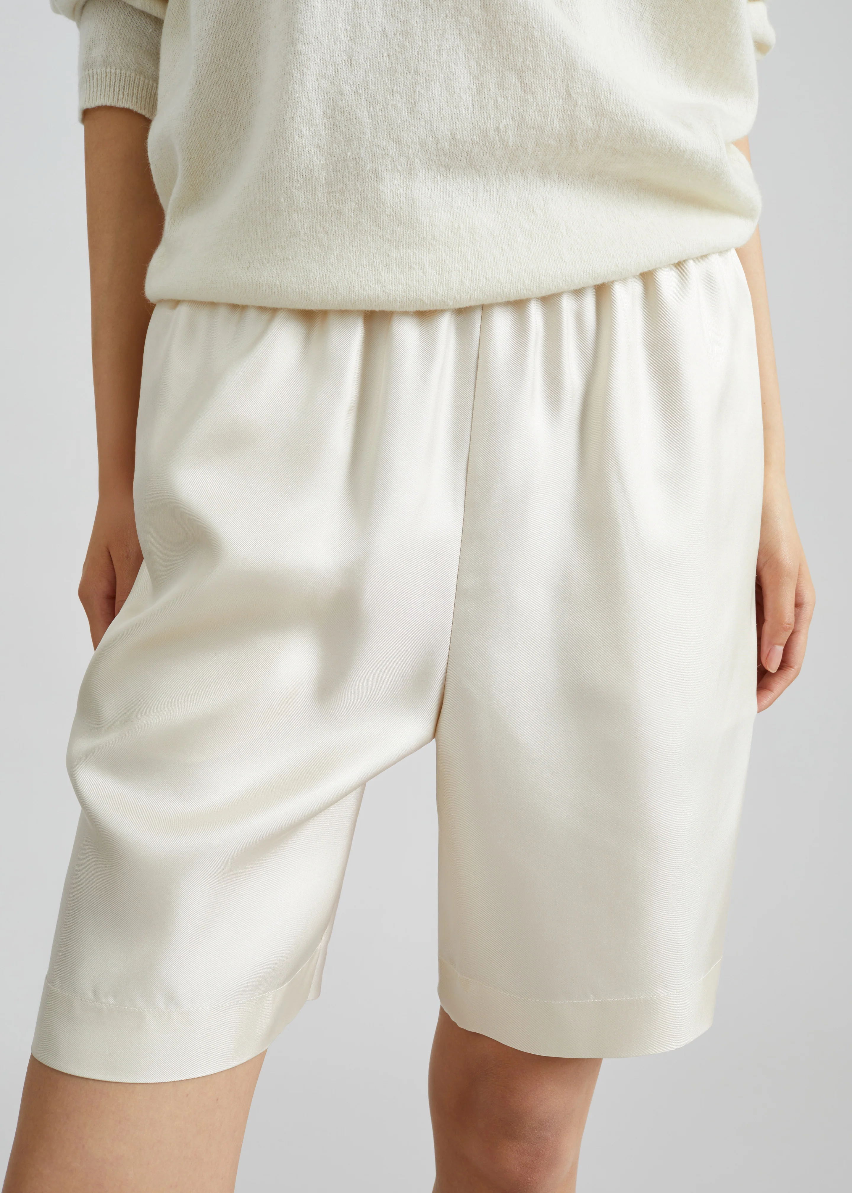 Loulou de Saison Zinia Lds Silk Twill Bermuda - Ivory - Image 3