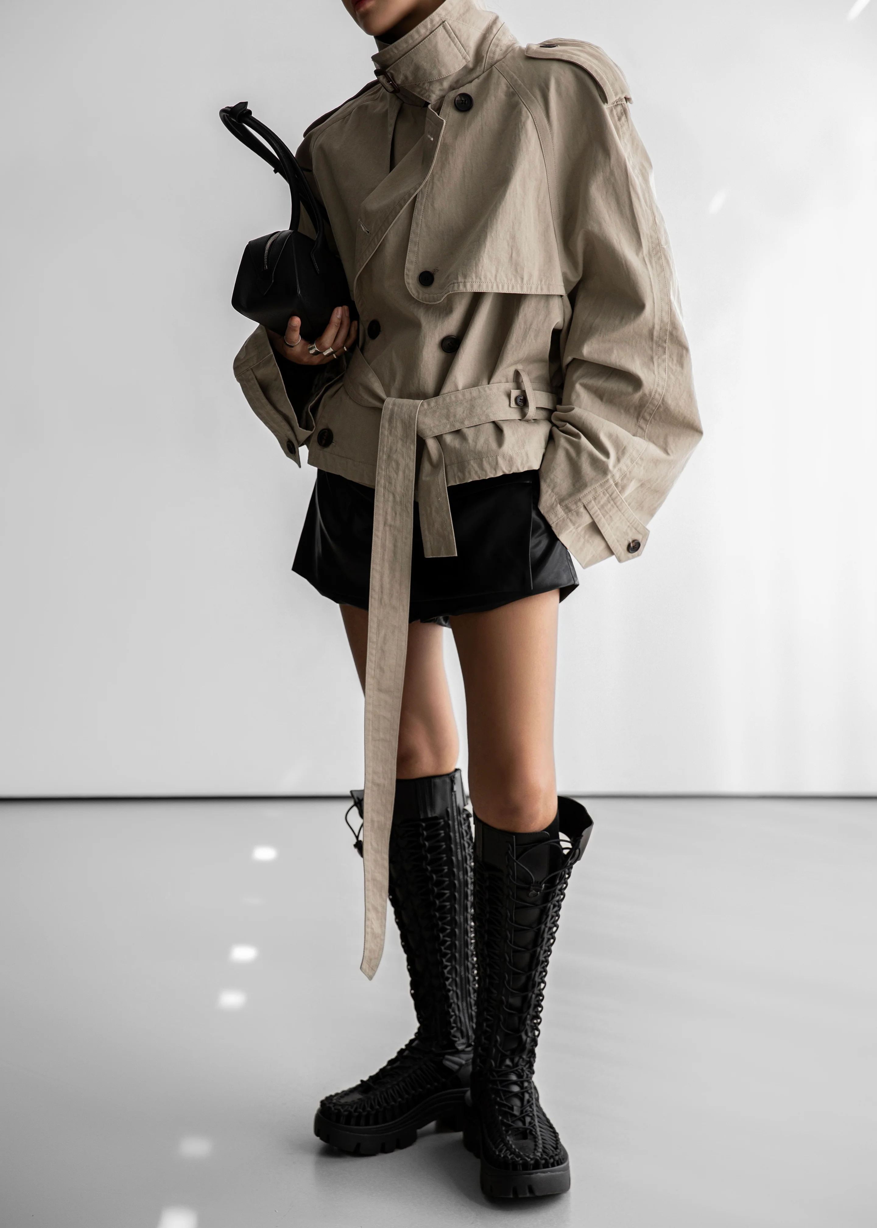 Mads Cropped Trench - Beige - Image 9
