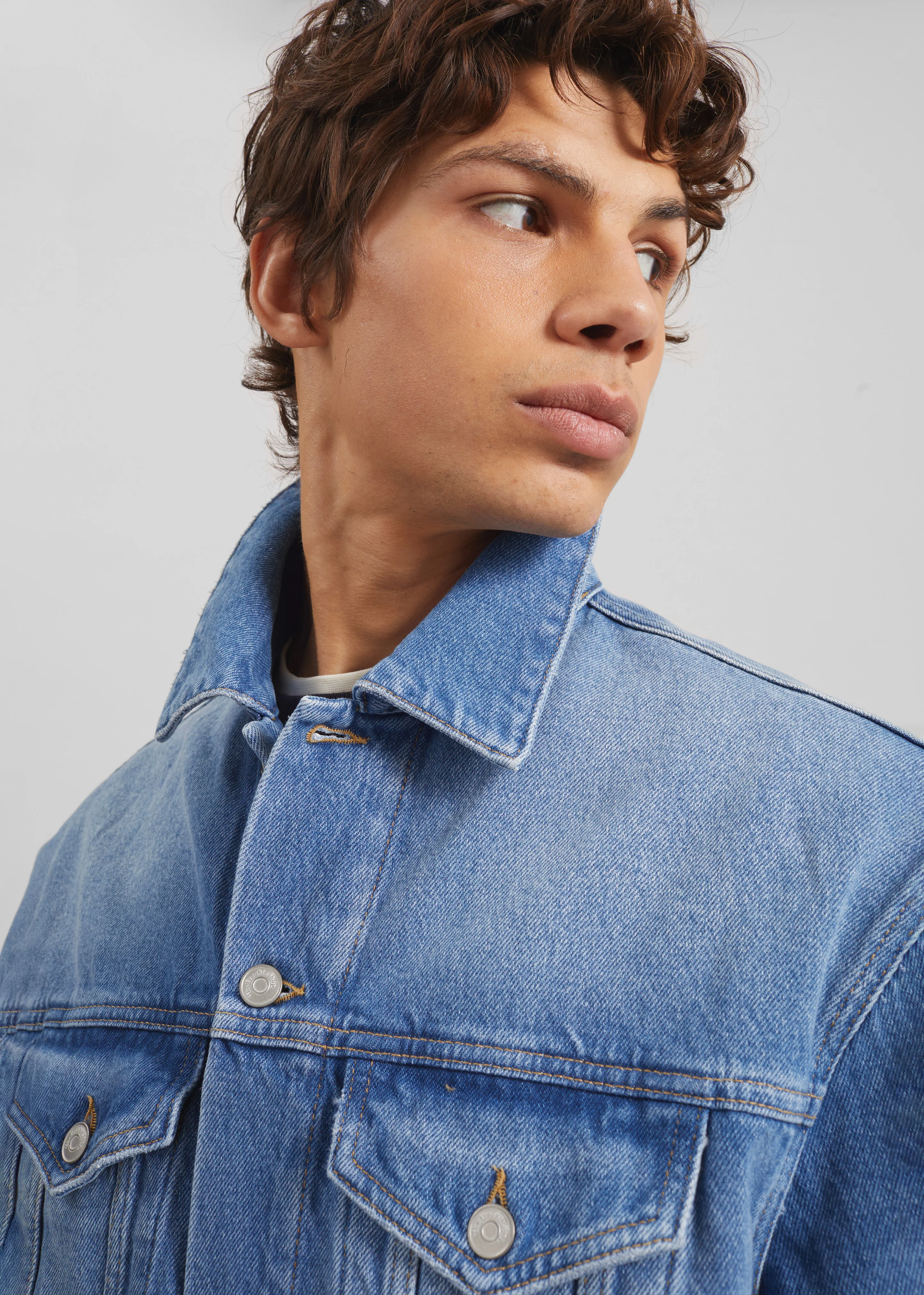 Marden Denim Jacket - Medium Wash - Image 12