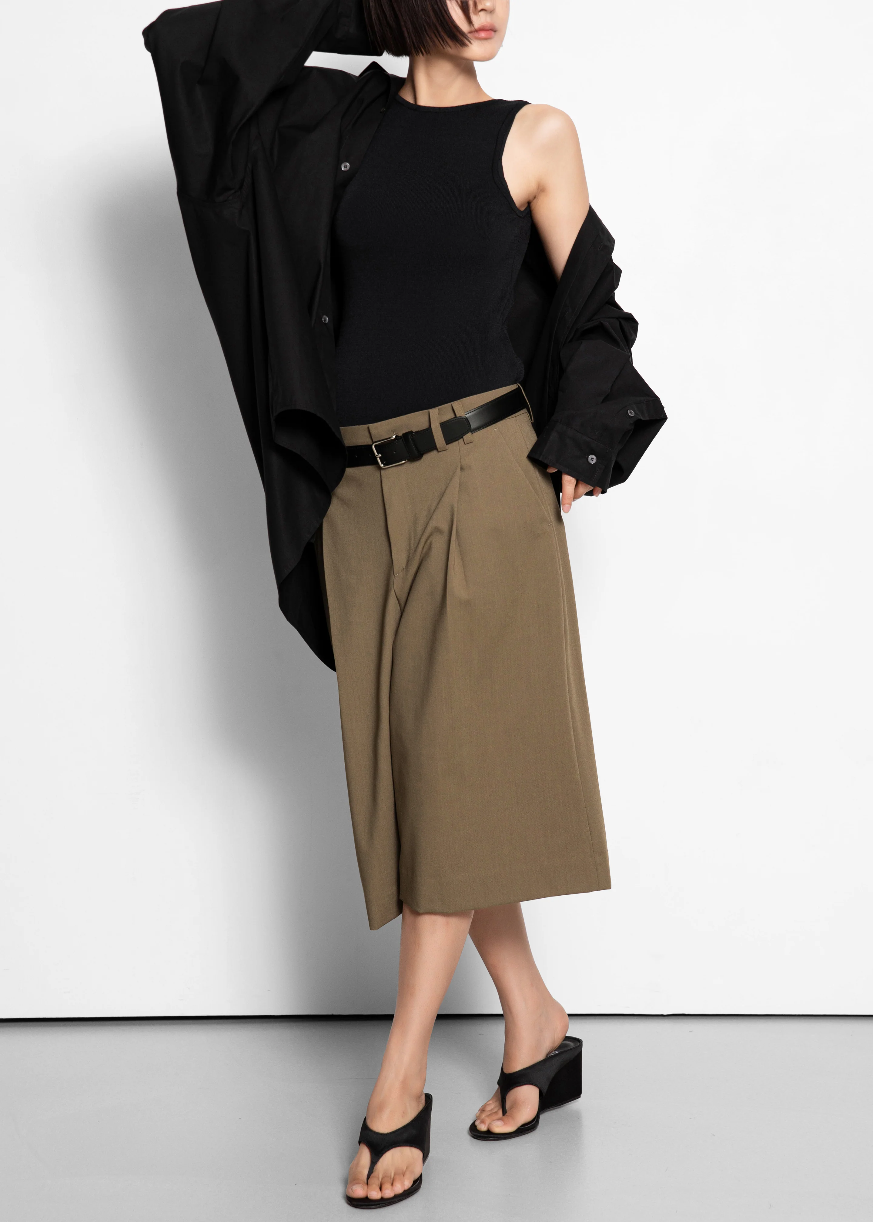 Meldert Bermuda Shorts - Khaki Brown - Image 3