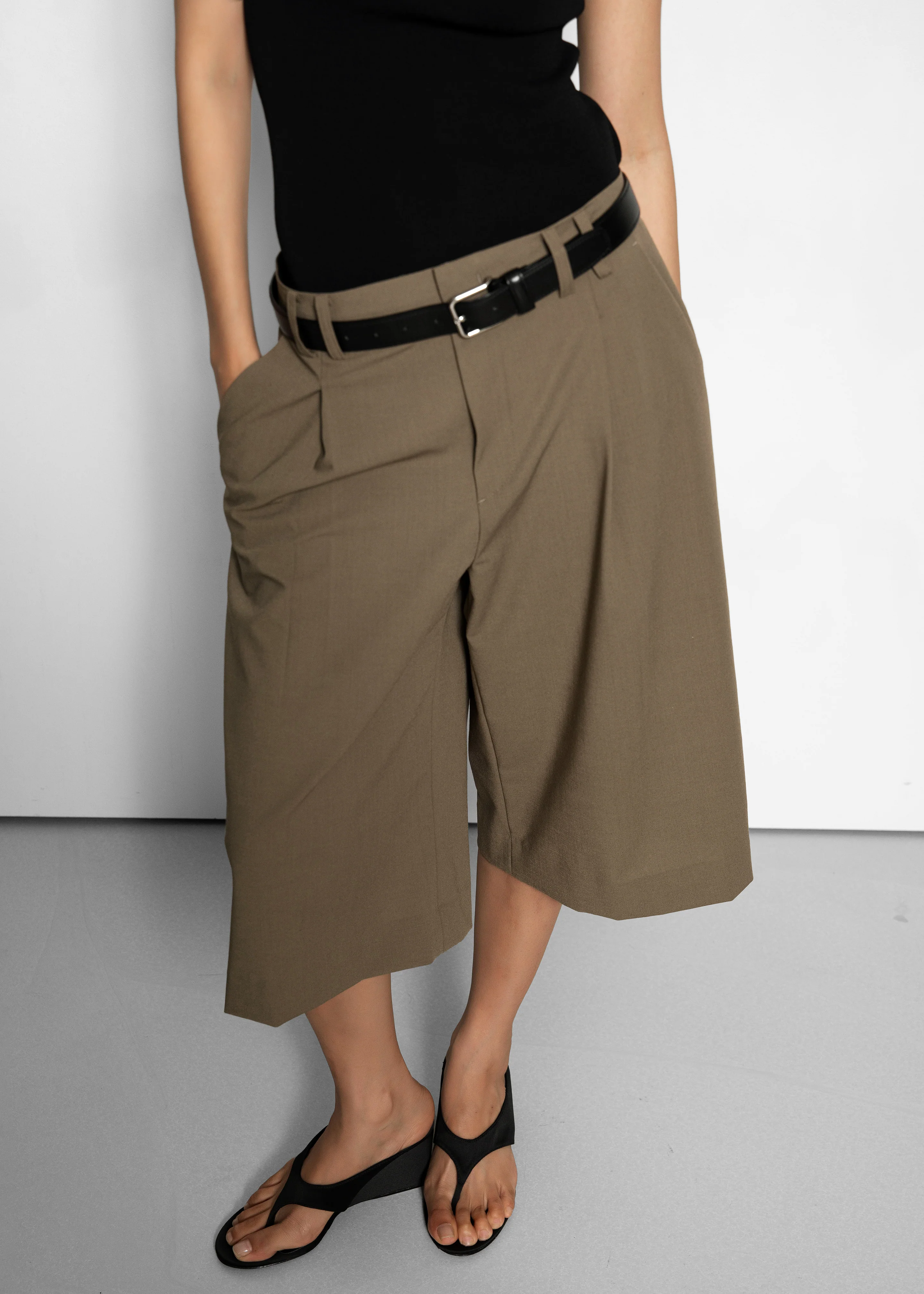 Meldert Bermuda Shorts - Khaki Brown - Image 5
