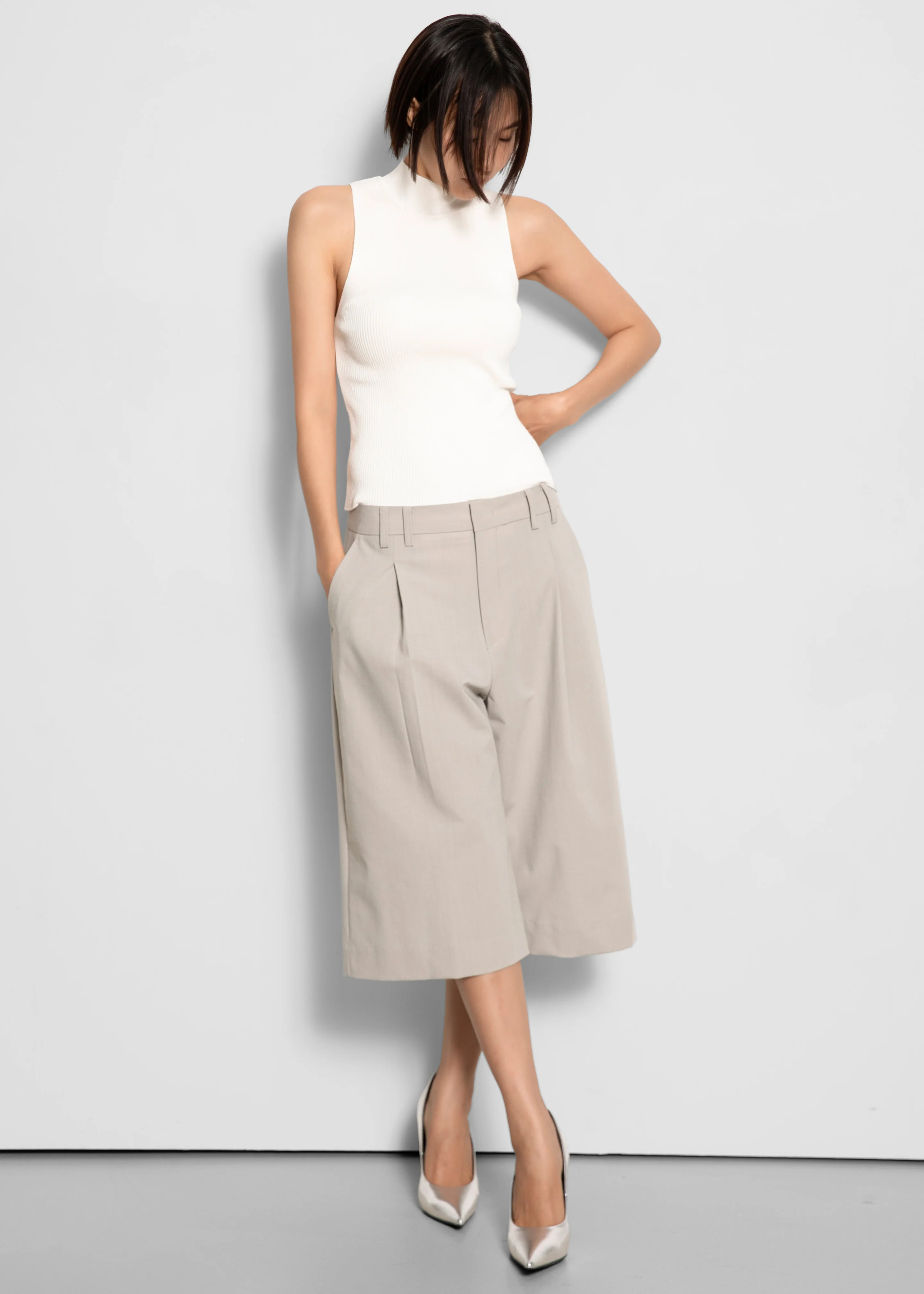 Meldert Bermuda Shorts - Stone - Image 5