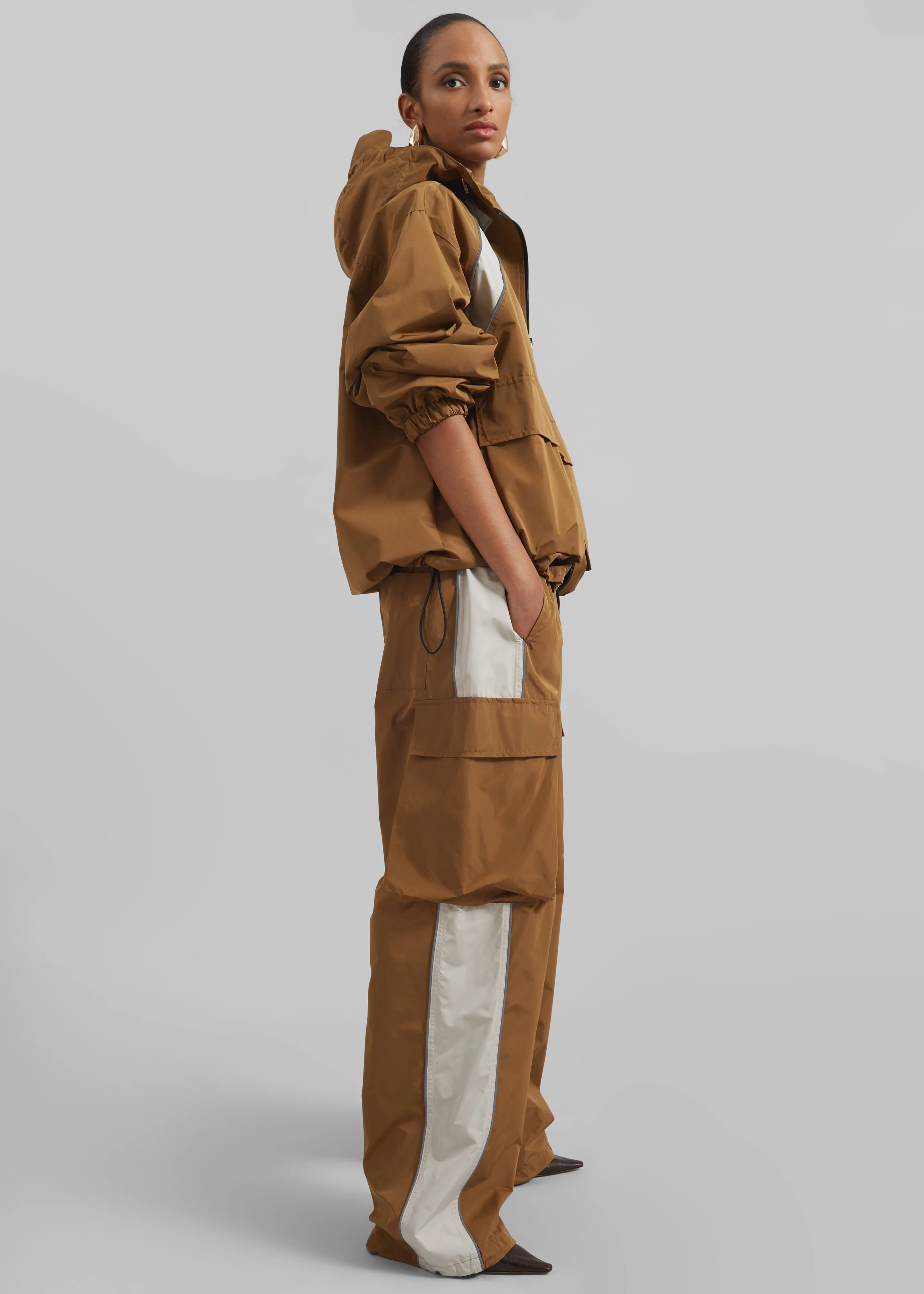 Navan Windbreaker Cargo Jacket - Brown - Image 4