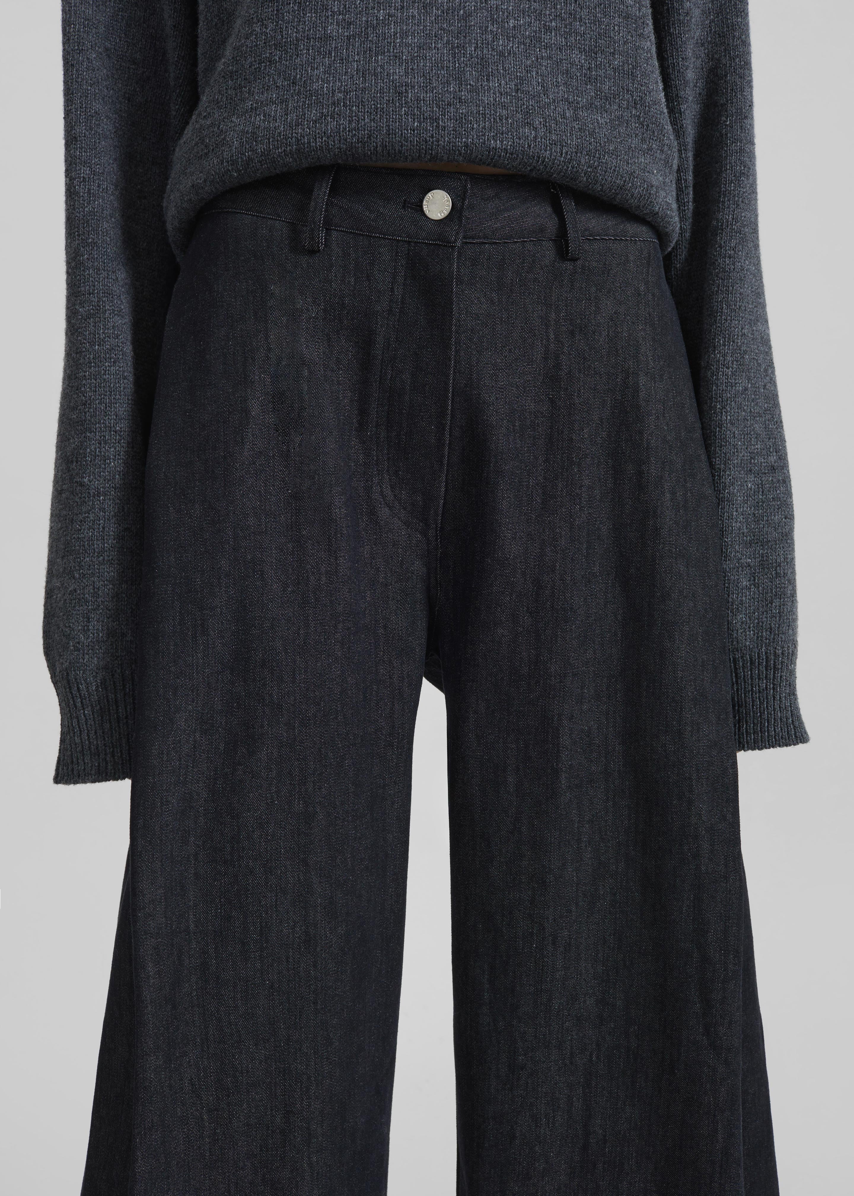 Nesna Barrel Leg Jeans - Black - Image 3
