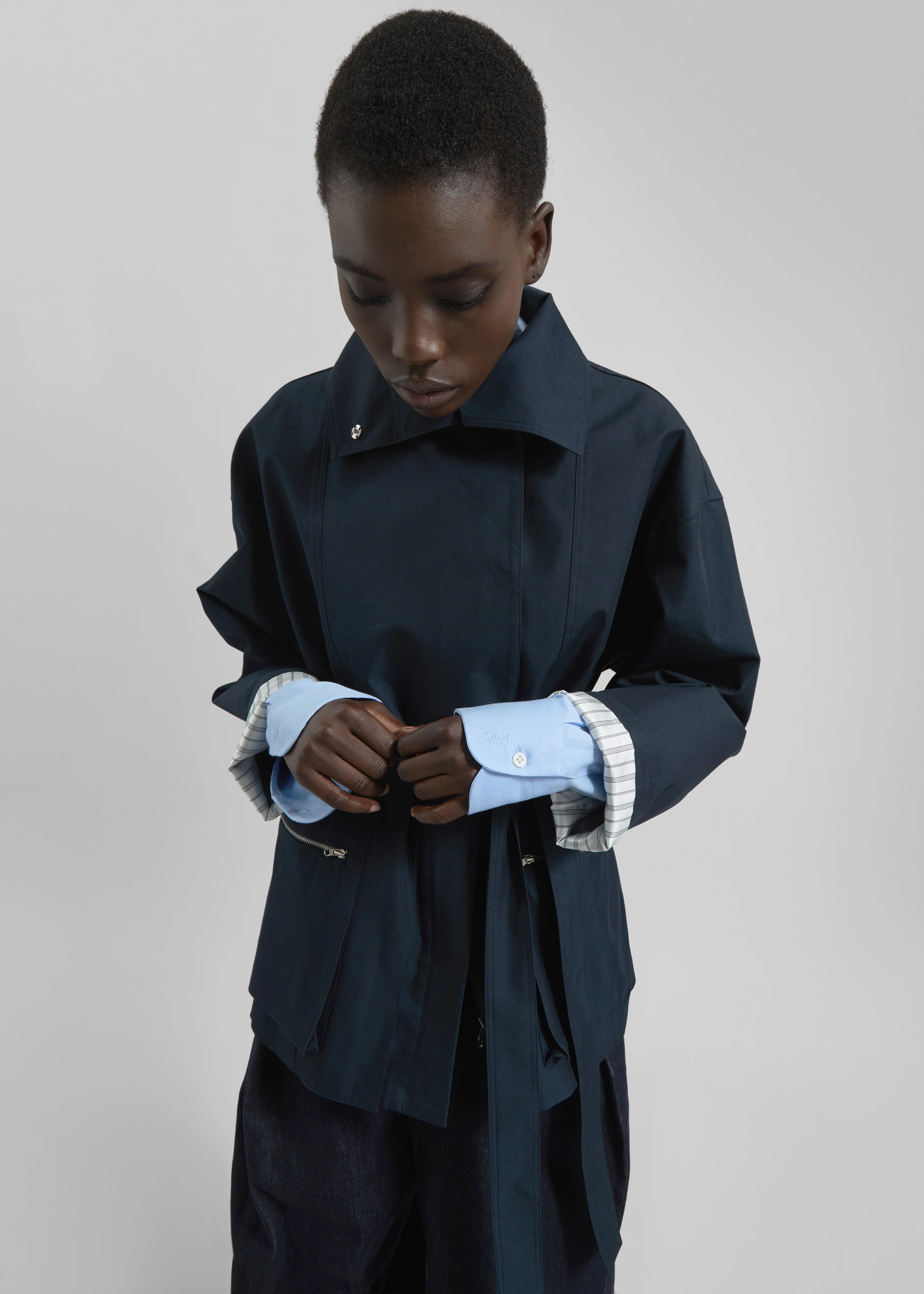 Norris Short Trench - Navy - Image 5